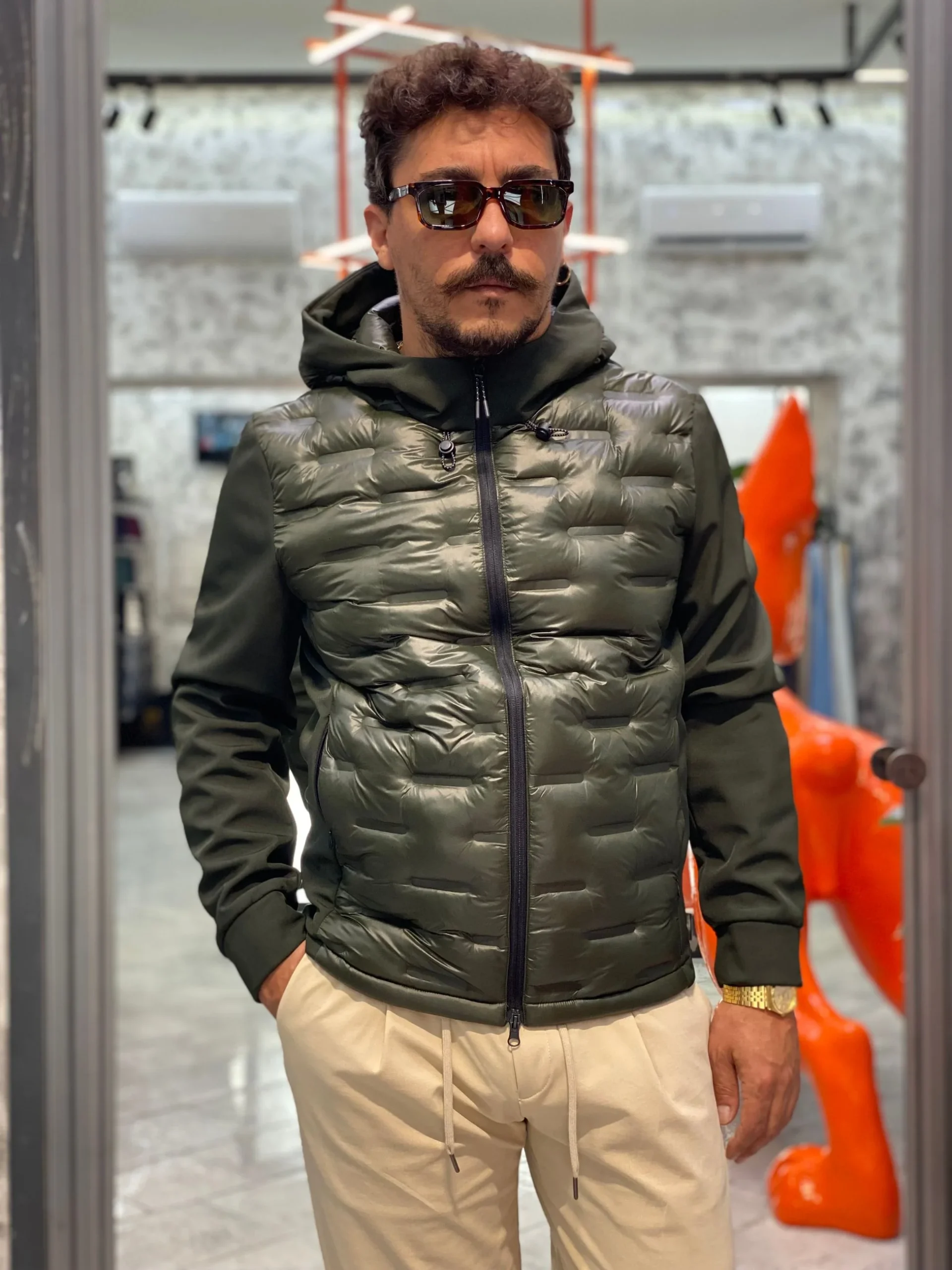 GIUBBINO NYLON CON CAPPUCCIO TRAPUNTATO IN TESSUTO SOFTSHELL STRETCH - REGULAR FIT MK9940015.MIL - immagine 4