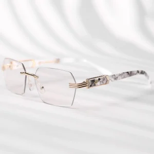 OCCHIALI PRAGA FOTOCROMATICO VERDE
COLORE MONTATURA BIANCO MARMO
COLORE LENTE FOTOCROMATICO VERDE OS2047-C03