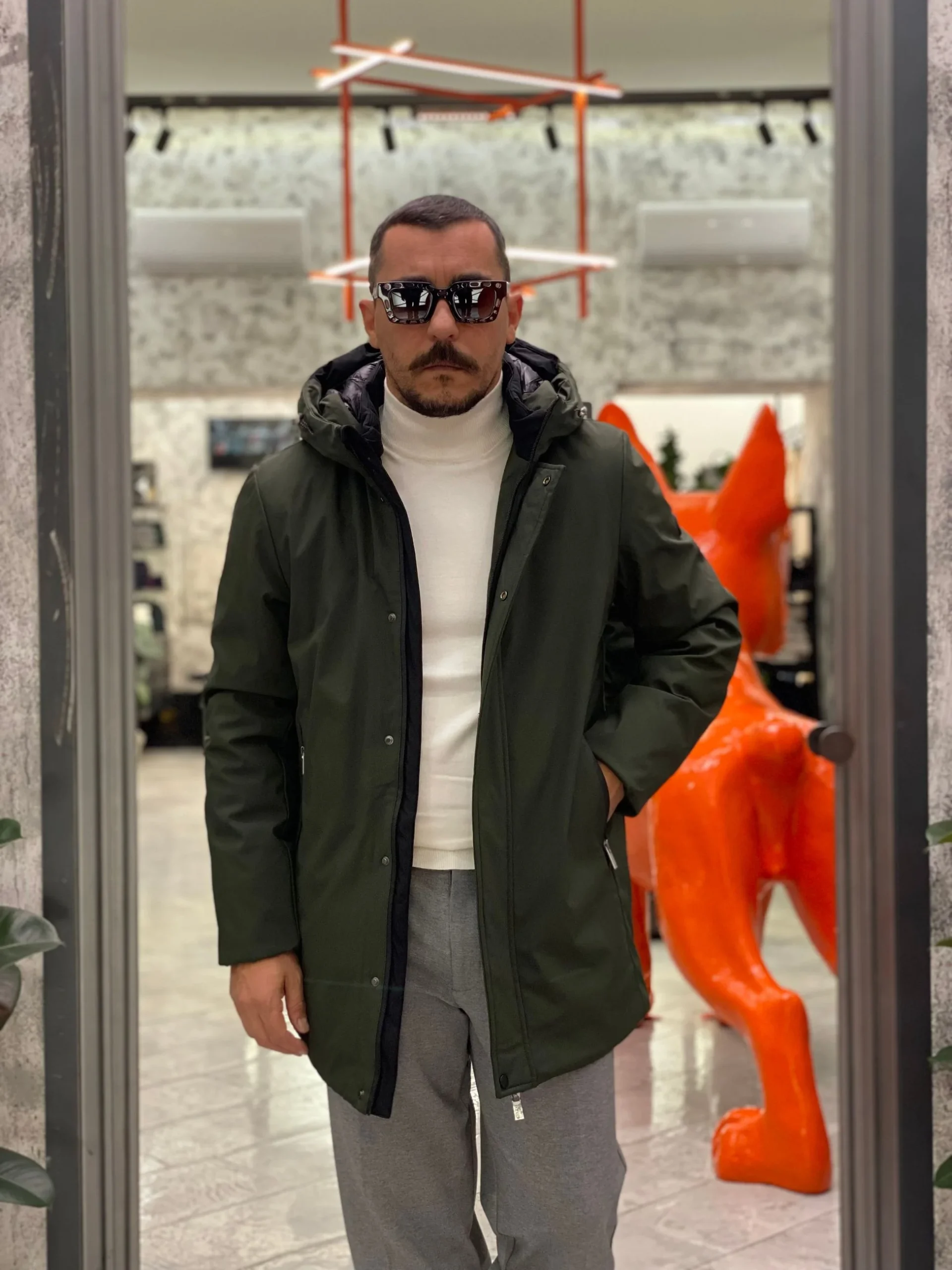 PARKA LUNGO CON CAPPUCCIO IN TESSUTO TECNICO WATERPROOF & WINDPROOF - REGULAR FIT MK24007-F25.VMIL - immagine 2