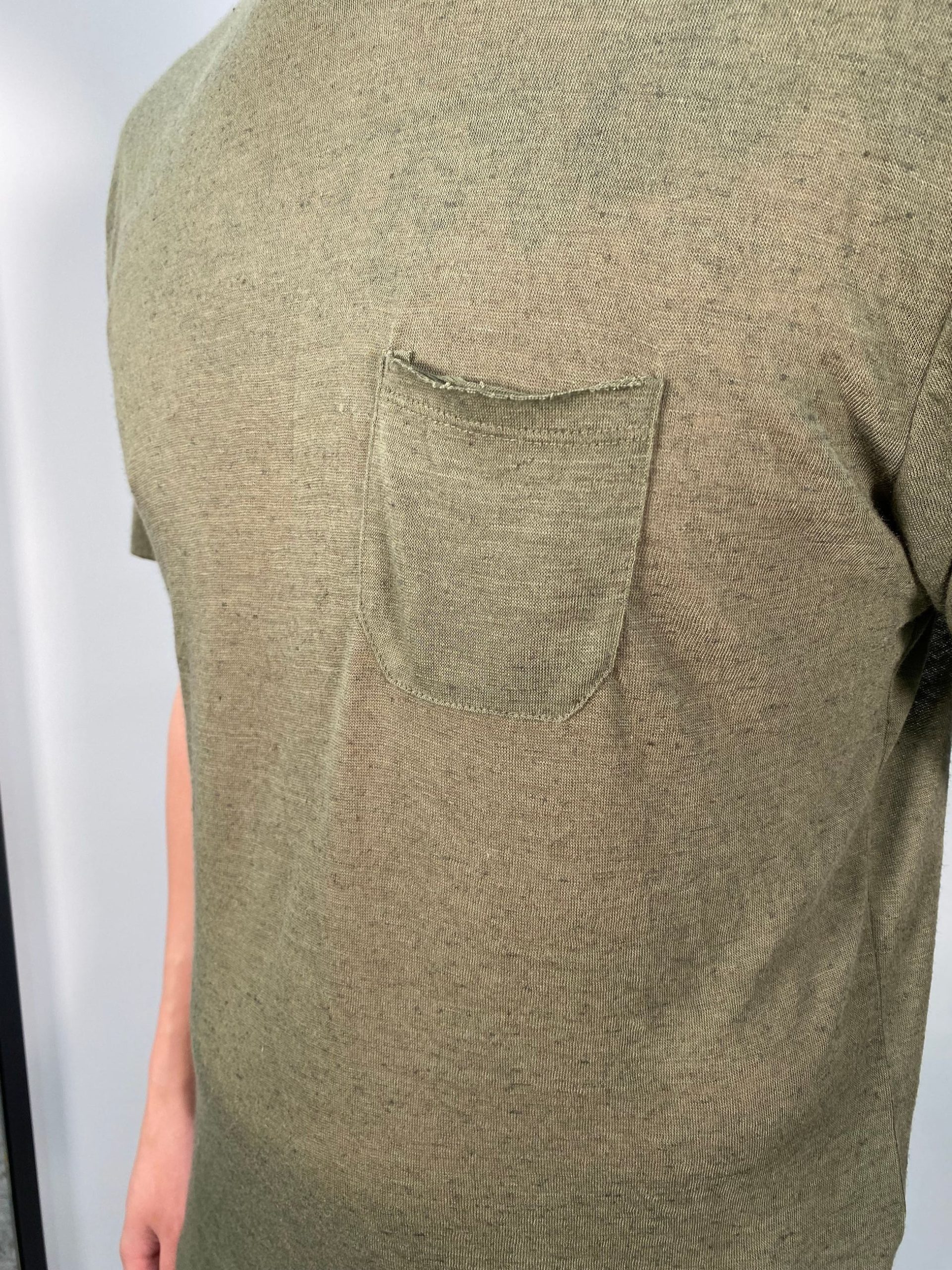 T-SHIRT IN MISTO LINO EFFETTO PUNTINATO CON TASCHINO - REGULAR FIT TE2956SS.VMIL - immagine 6