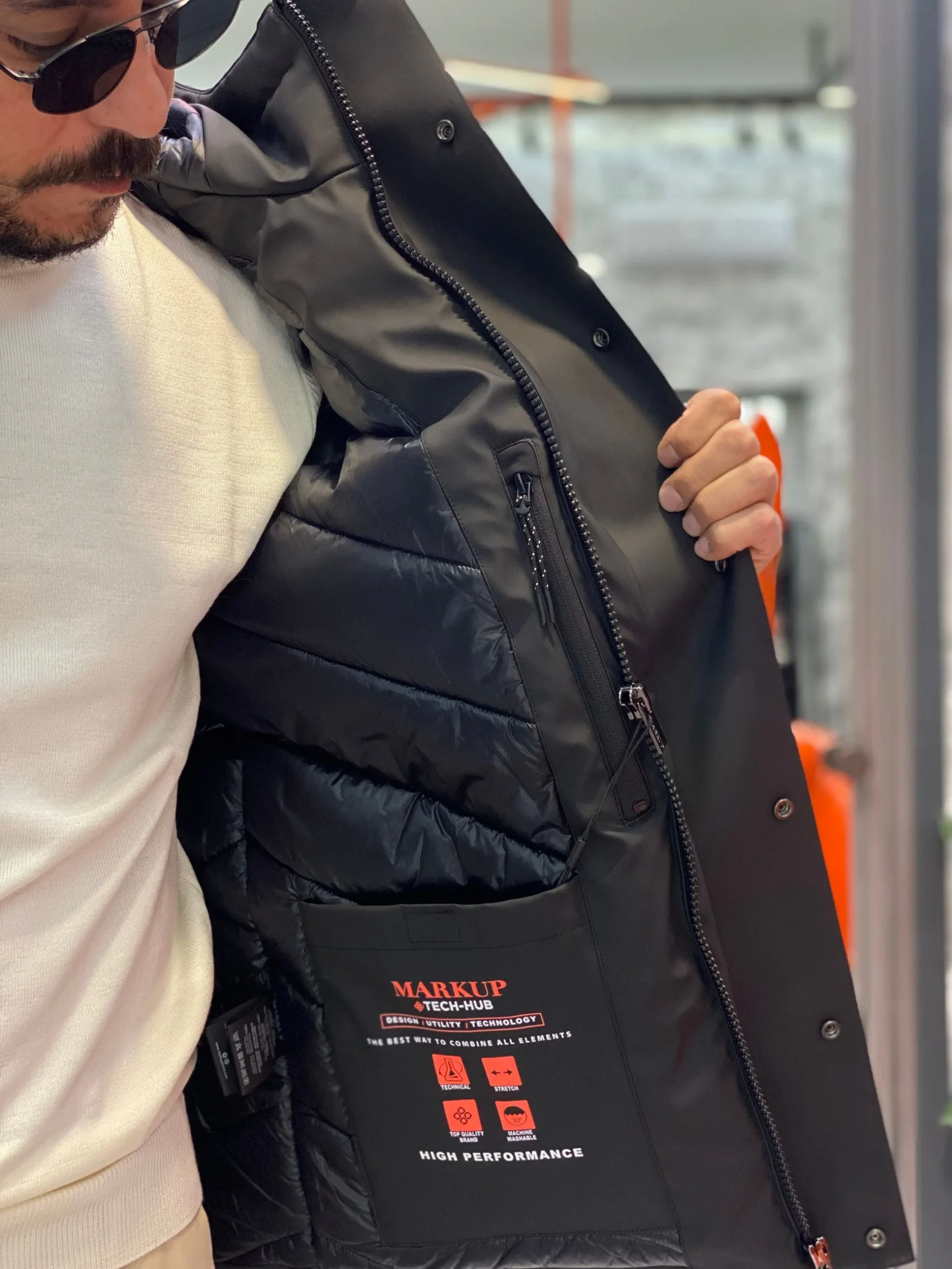 PARKA GOMMATO CON CAPPUCCIO E CHIUSURA ZIP/BOTTONI AUTOMATICI. STRETCH AND TECHNICAL - REGULAR FIT MK9940025.NER - immagine 9