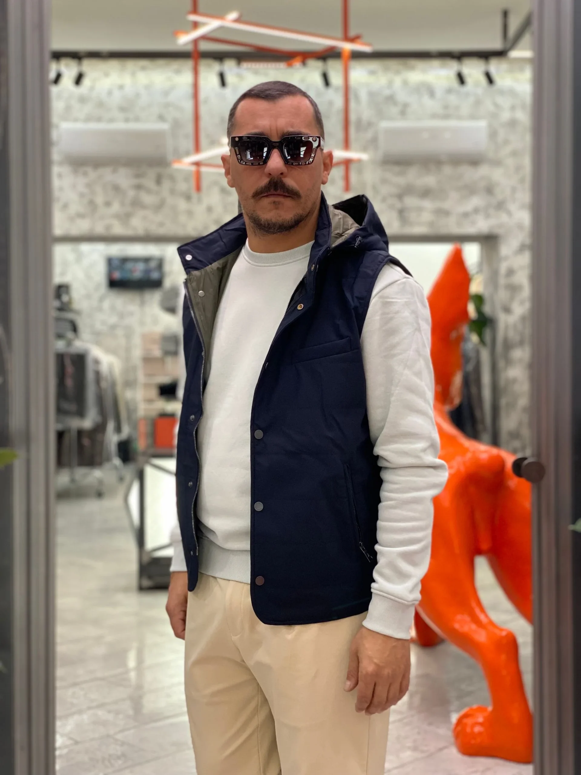 GIUBBINO SMANICATO IN LEGGERA IMBOTTITURA CON 44% DI LANA VERGINE - CAPPUCCIO REMVIBILE E CHIUSURA ZIP/BOTTONI AUTOMATICI - REGULAR FIT GL361R.BLU - immagine 4