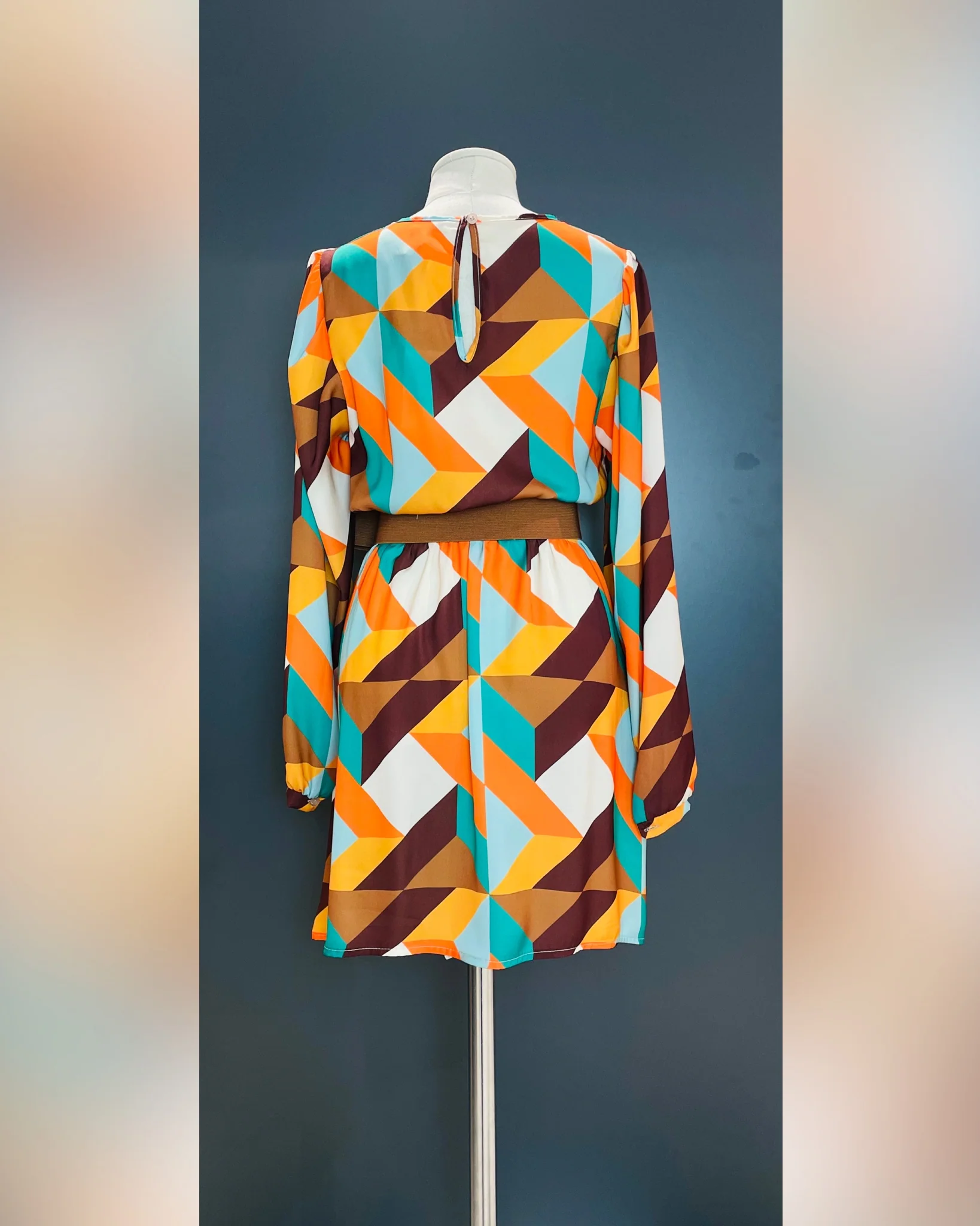 Abito corto fantasia geometrica - immagine 7