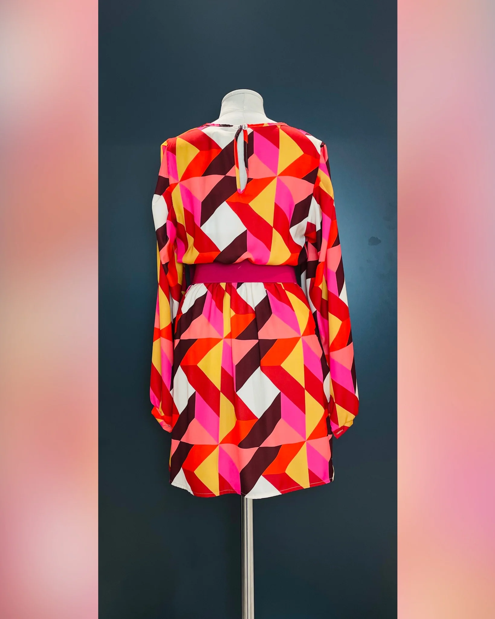 Abito corto fantasia geometrica - immagine 4