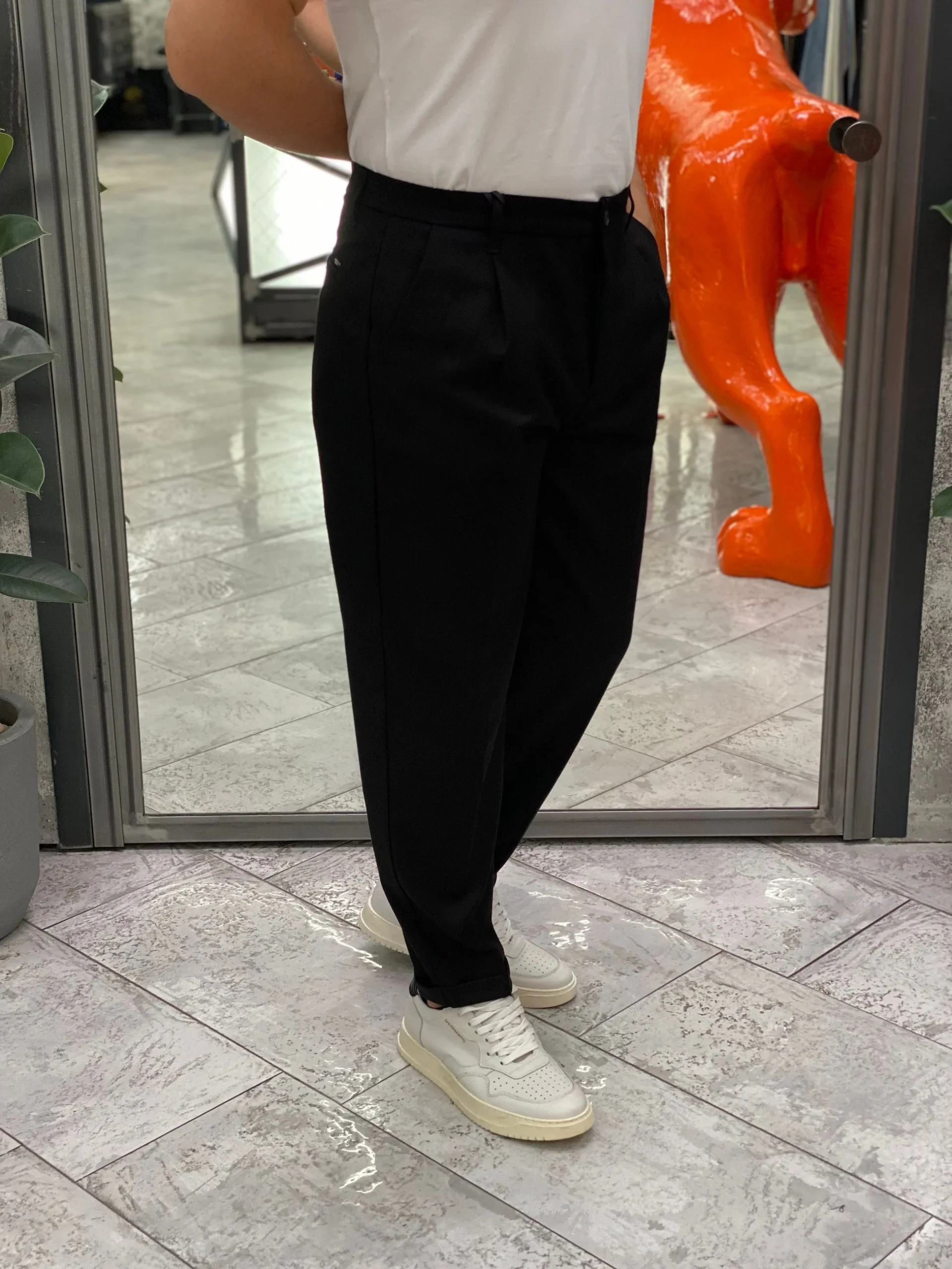 PANTALONE DA COMPLETO IN TESSUTO ELEGANTE CON PINCE E RISVOLTO - REGULAR FIT GN21792.NER - immagine 3