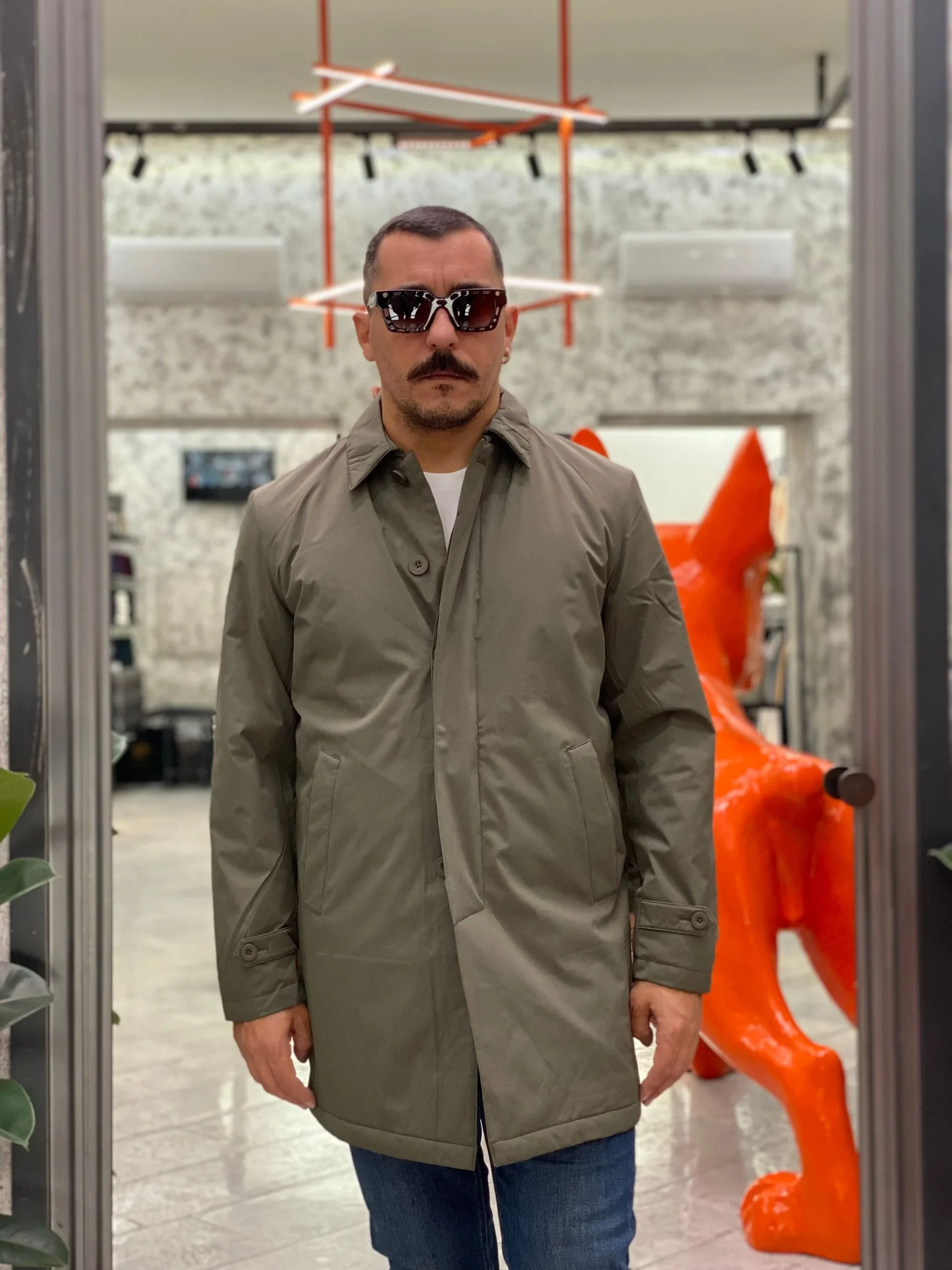 TRENCH IN LEGGERA IMBOTTITURA CON TASCHE A FILO E ABBOTTONATURA NASCOSTA - REGULAR FIT 26W01JK.VMIL - immagine 5