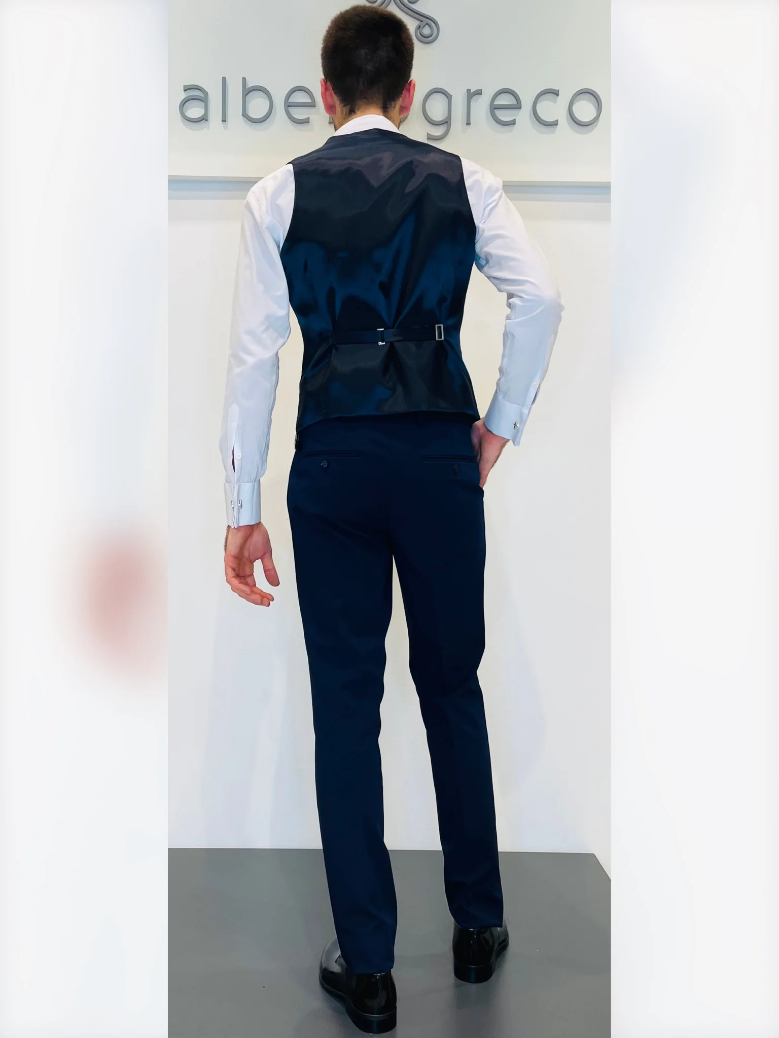 Completo cerimonia con giacca con rever con inserto in raso - immagine 9