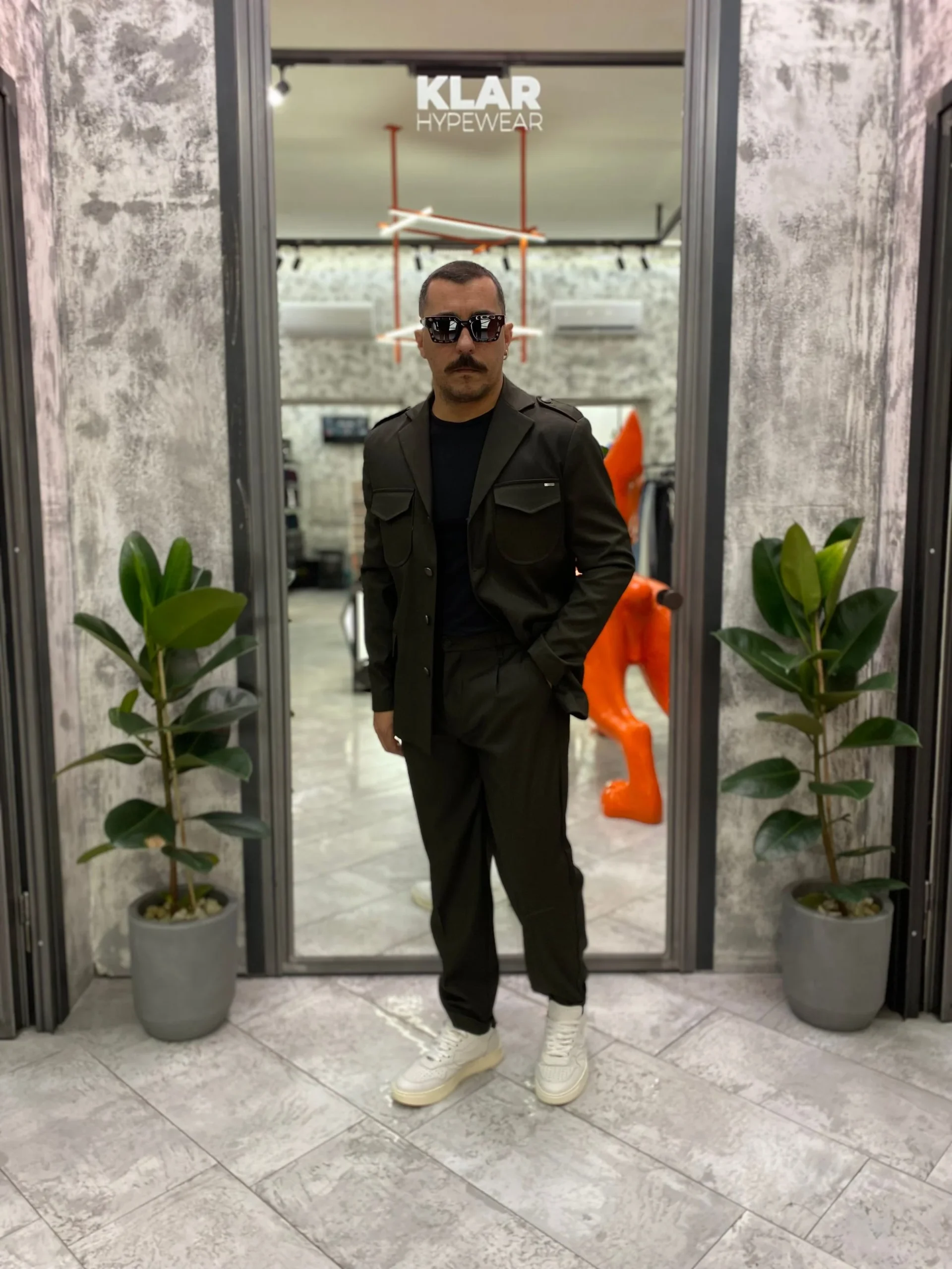 PANTALONE DA COMPLETO IN TESSUTO ELEGANTE CON PINCE E RISVOLTO - REGULAR FIT GN21792.VMIL - immagine 7