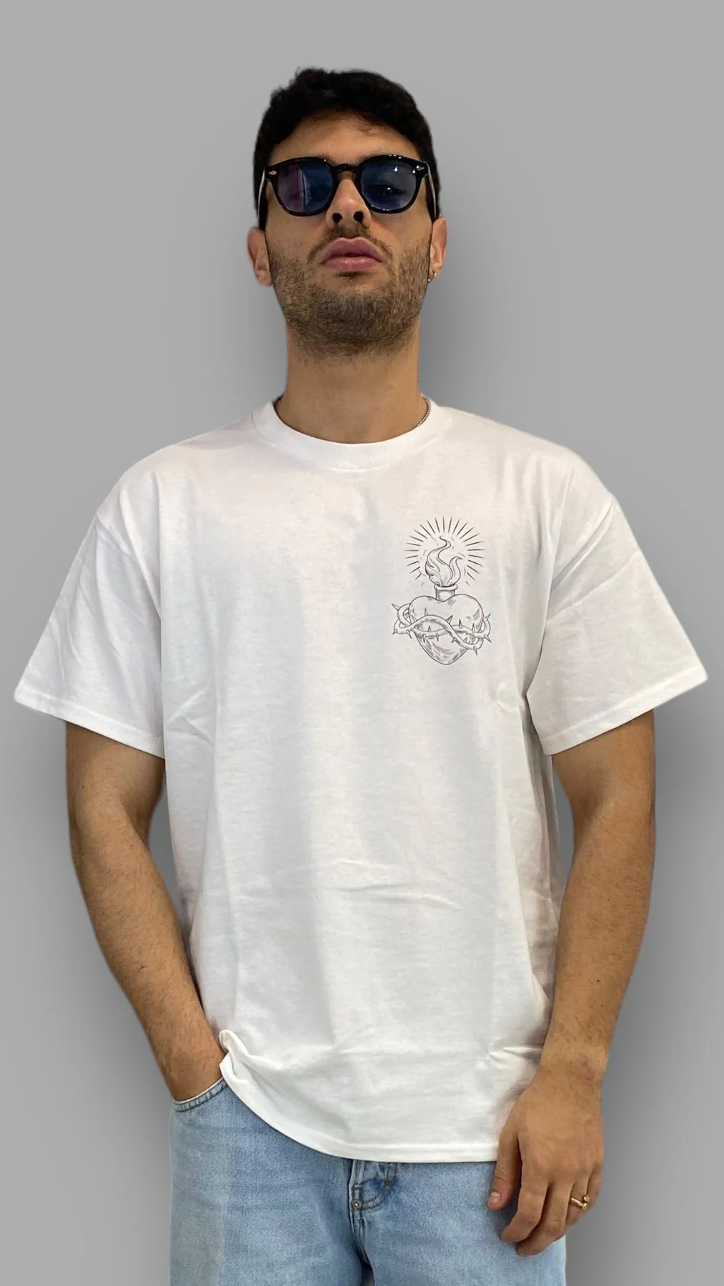 T-SHIRT STAMPA CUORE SACRO - SEMI OVER FIT - immagine 2