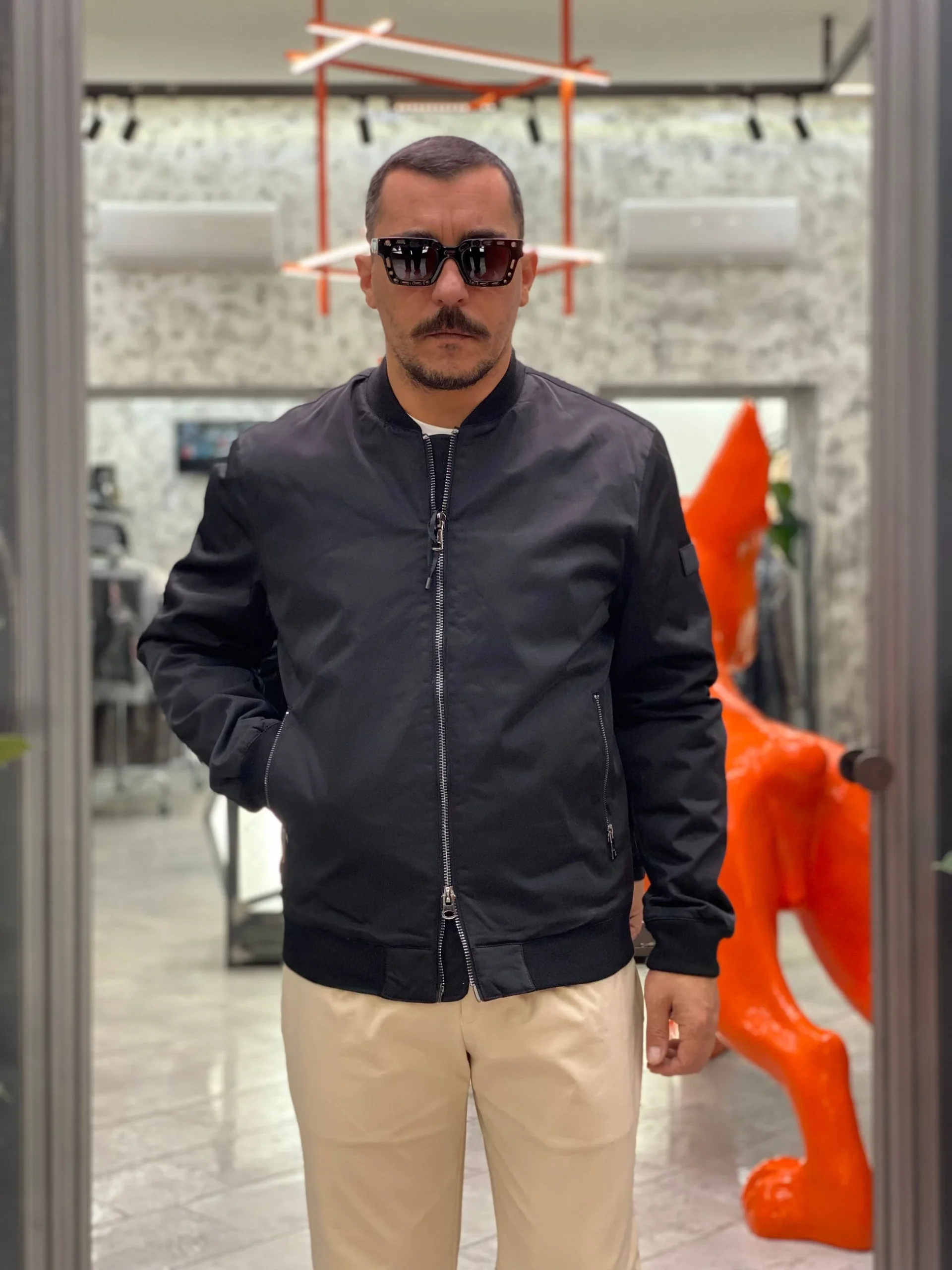 BOMBER IN NYLON MODELLO COLLEGE CON TASCHE ZIP ED ELASTICO AL FONDO - COMFORT FIT GL357R.NER - immagine 5