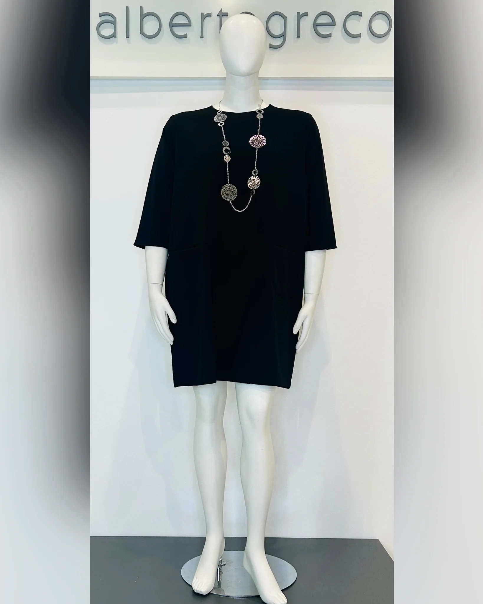 Abito corto svasato con tasche invisibili in cucitura fianco - immagine 5