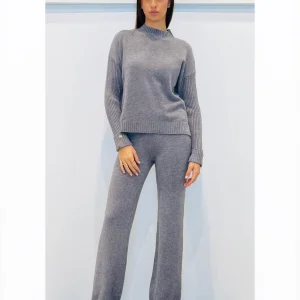 Coordinato maglia ampia e pantaloni