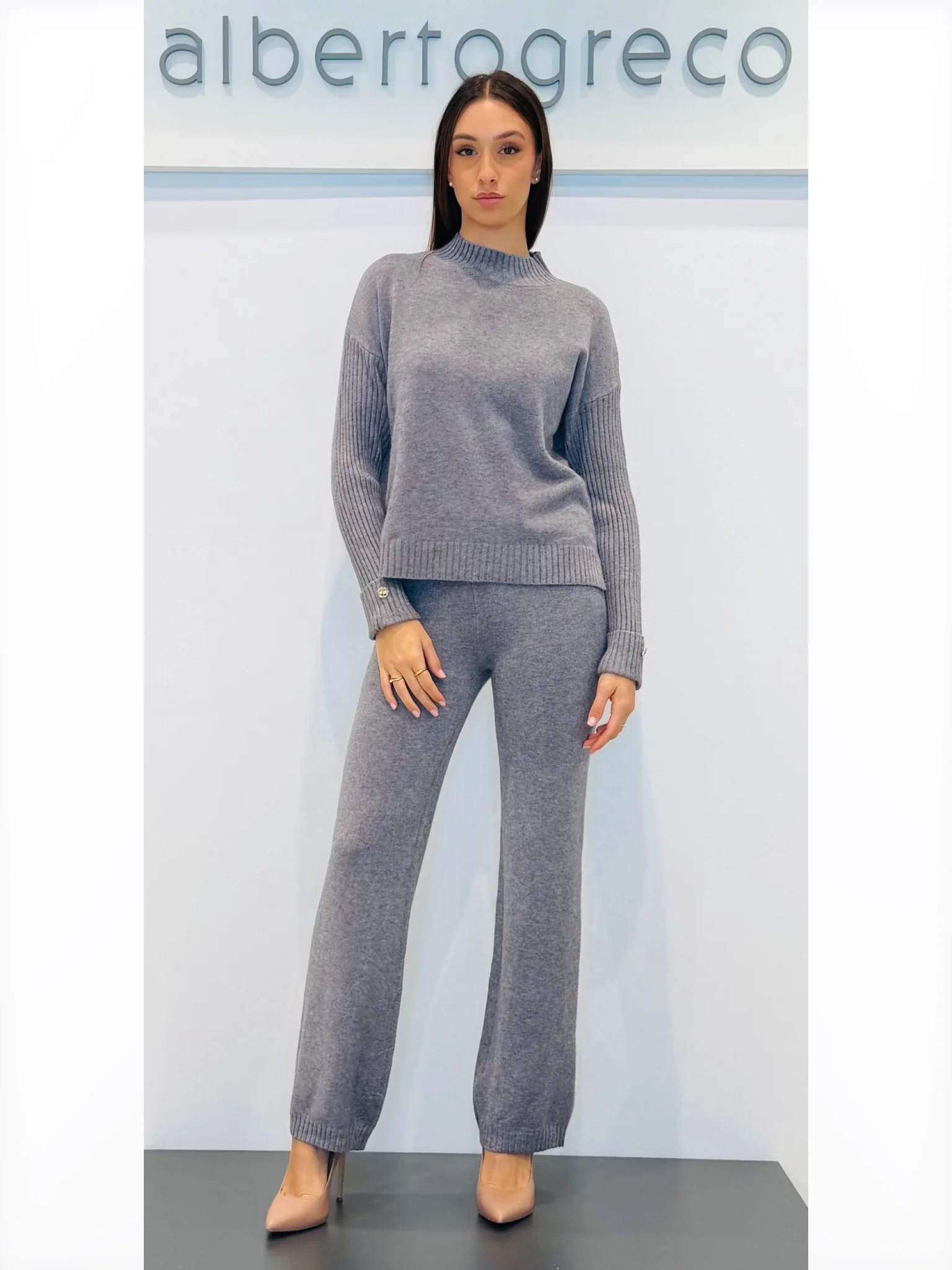 Coordinato maglia ampia e pantaloni