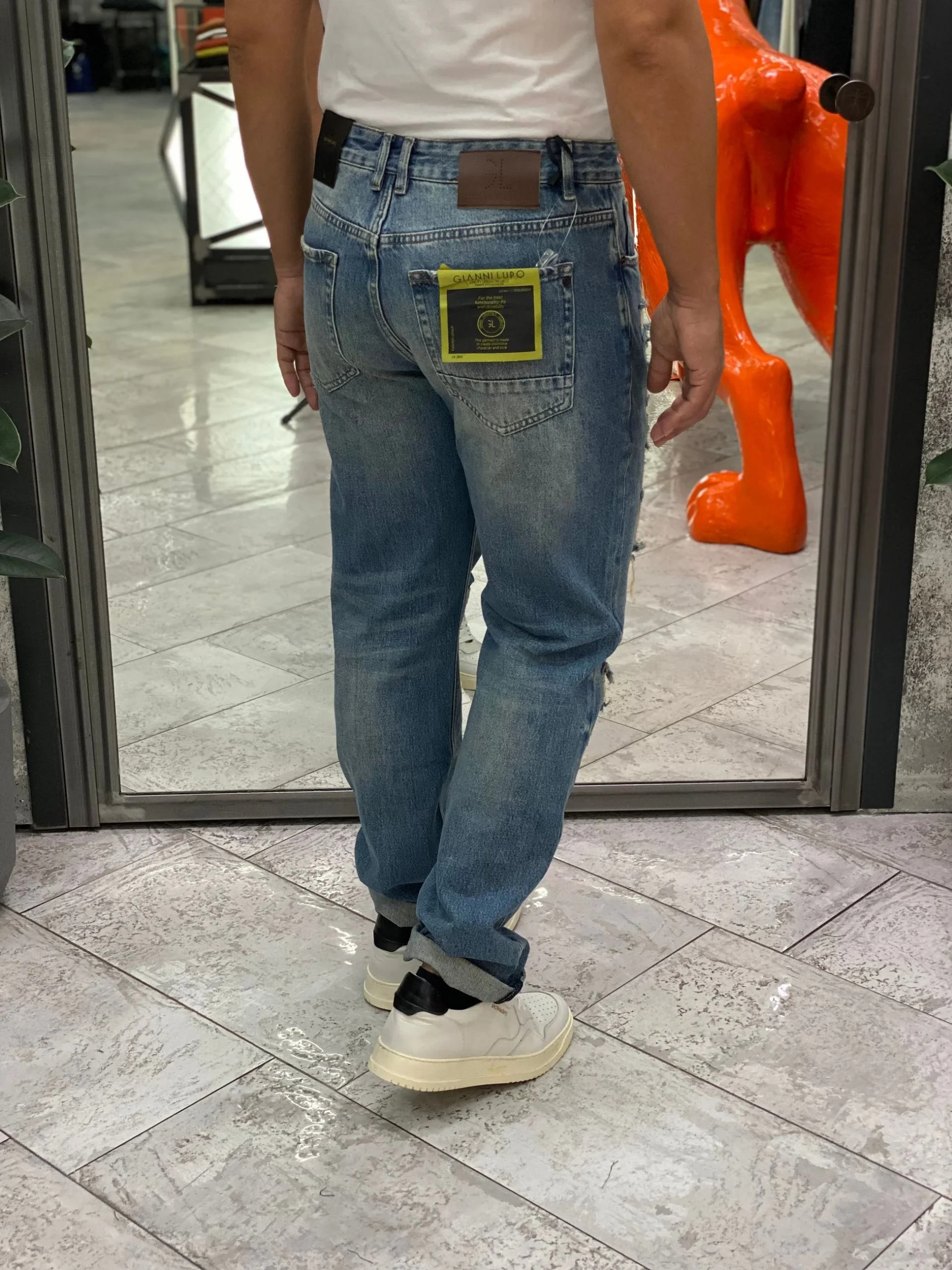 JEANS ALEX LAVAGGIO CHIARO CON STRAPPI E RIPARAZIONI PATCH A QUADRI - STRAIGHT FIT GL196F - immagine 5