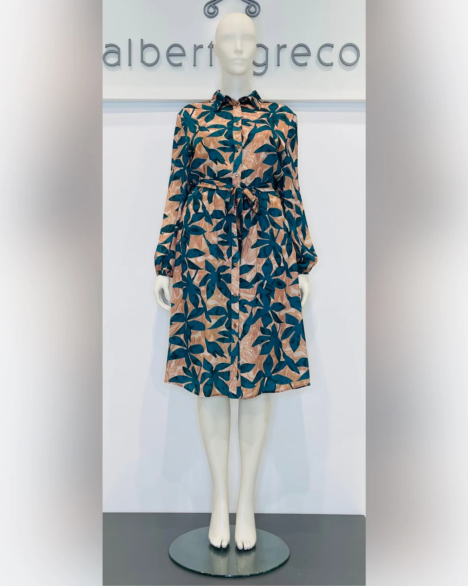 Abito chemisier in raso fantasia - immagine 2