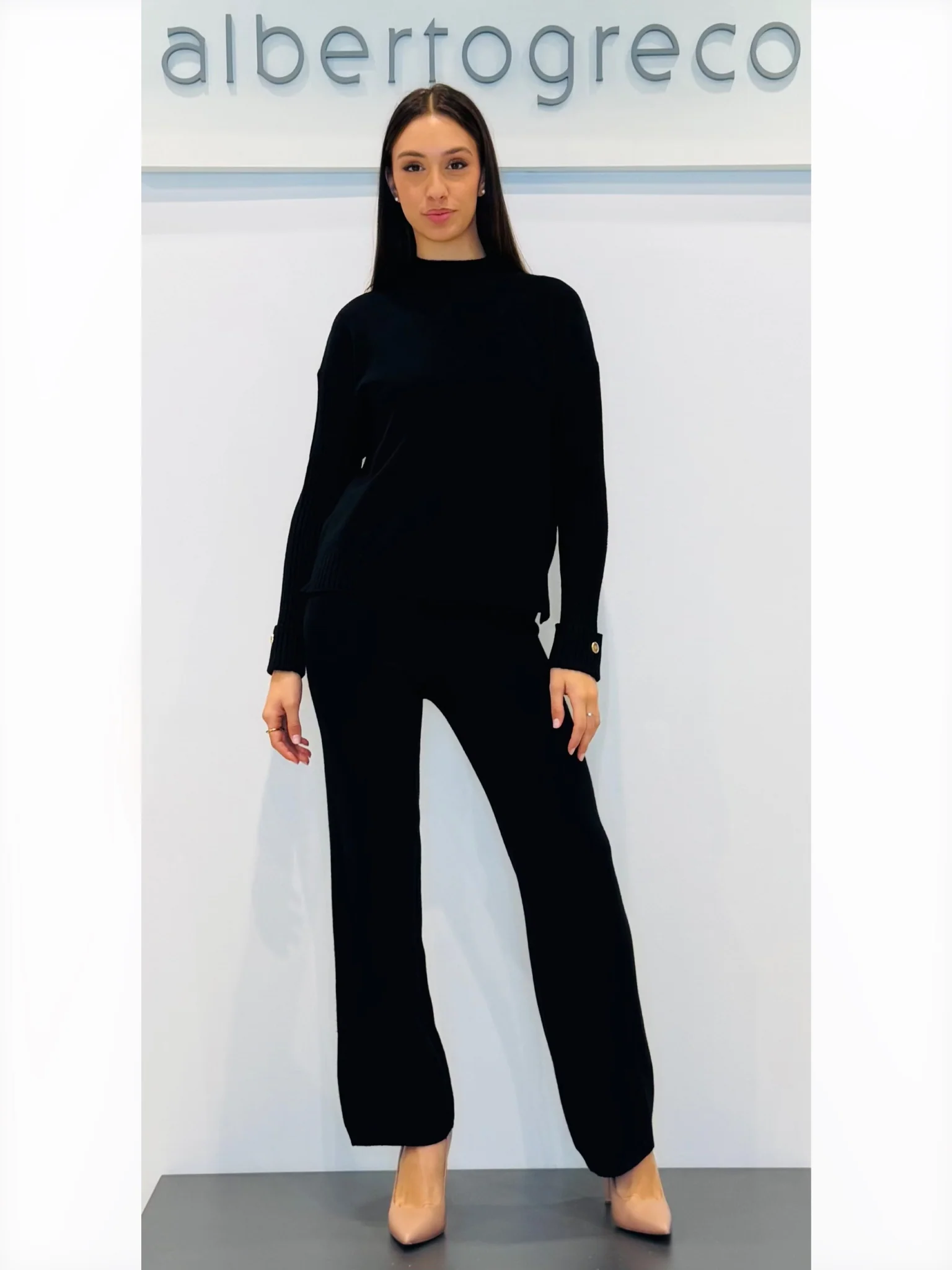 Coordinato maglia ampia e pantaloni - immagine 3