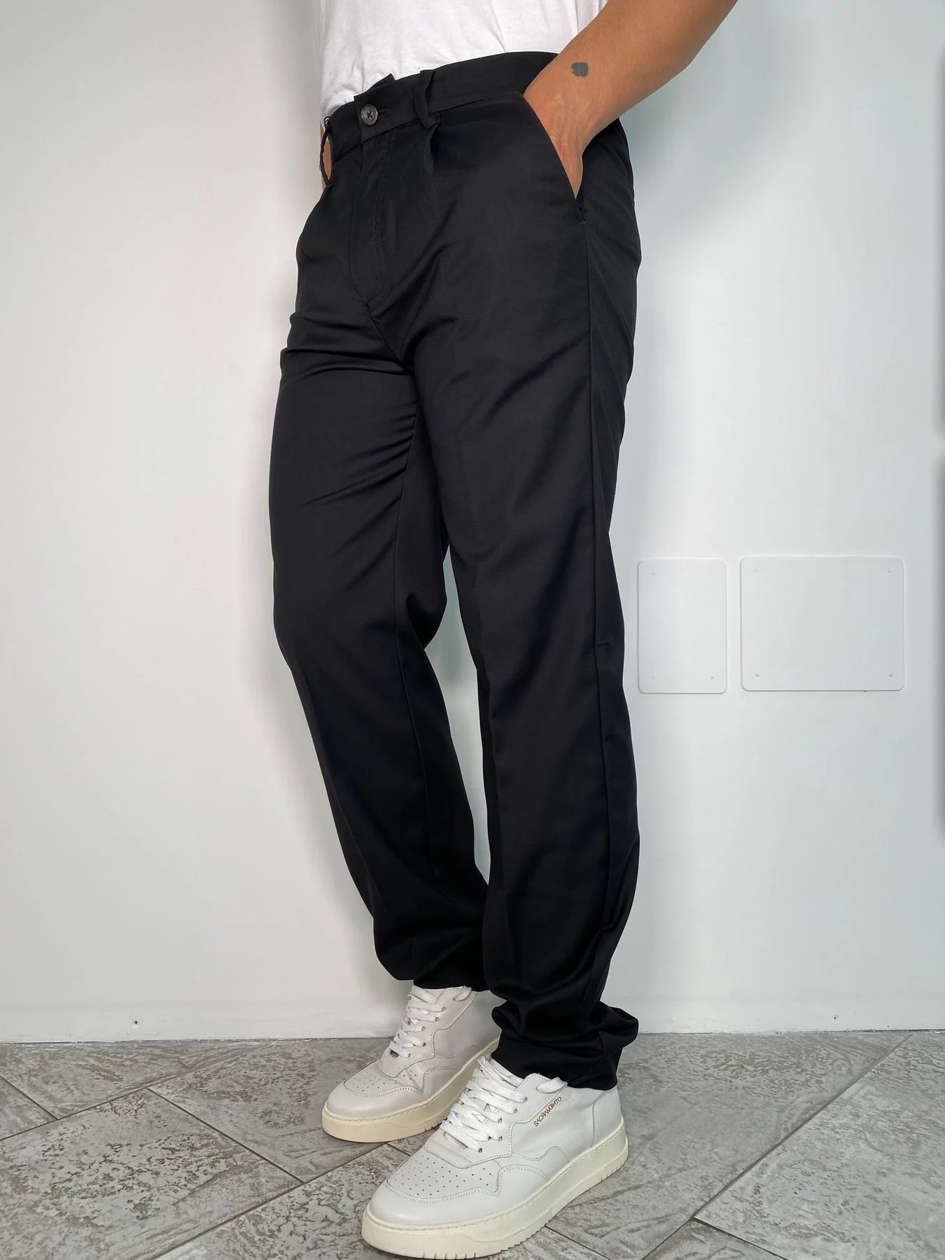 PANTALACCIO CON PINCE E TASCA A FILO - REGULAR FIT - immagine 2