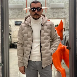 GIUBBINO NYLON CON CAPPUCCIO TRAPUNTATO IN TESSUTO SOFTSHELL STRETCH - REGULAR FIT MK9940015.BEI