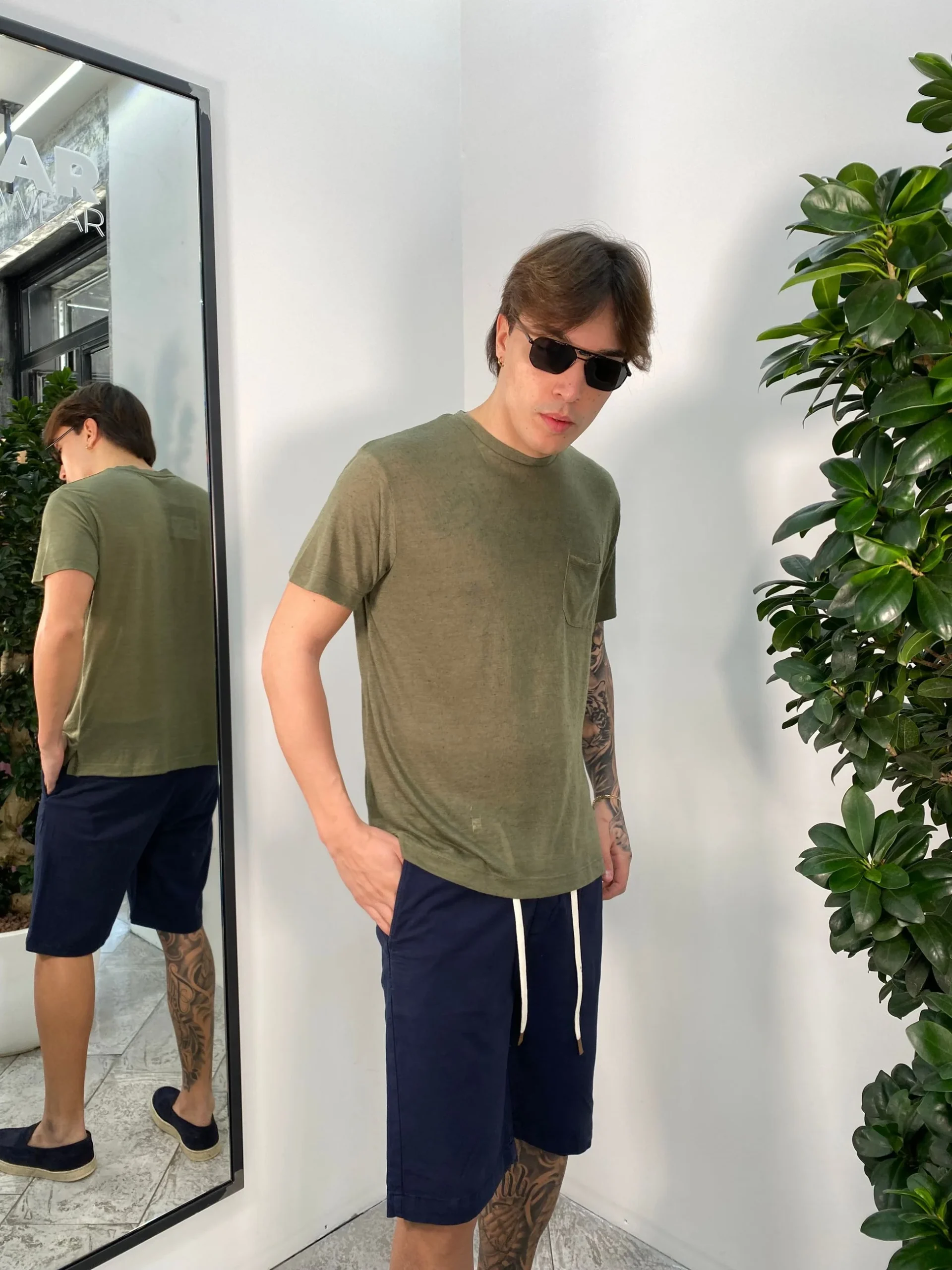 T-SHIRT IN MISTO LINO EFFETTO PUNTINATO CON TASCHINO - REGULAR FIT TE2956SS.VMIL - immagine 2