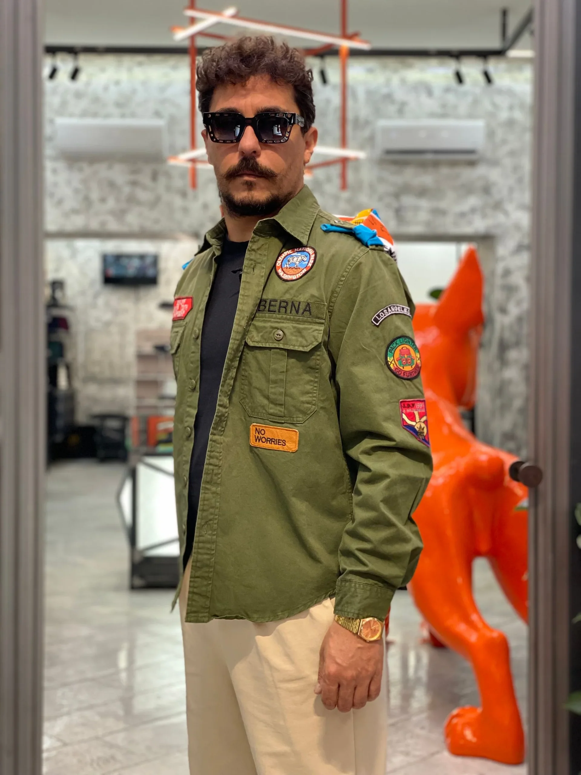 CAMICIA BOY SCOUT IN PURO COTONE CON COLLETTO CLASSICO, PATCH APPLICATE E FOULARD - REGULAR FIT M252258-6 - immagine 3