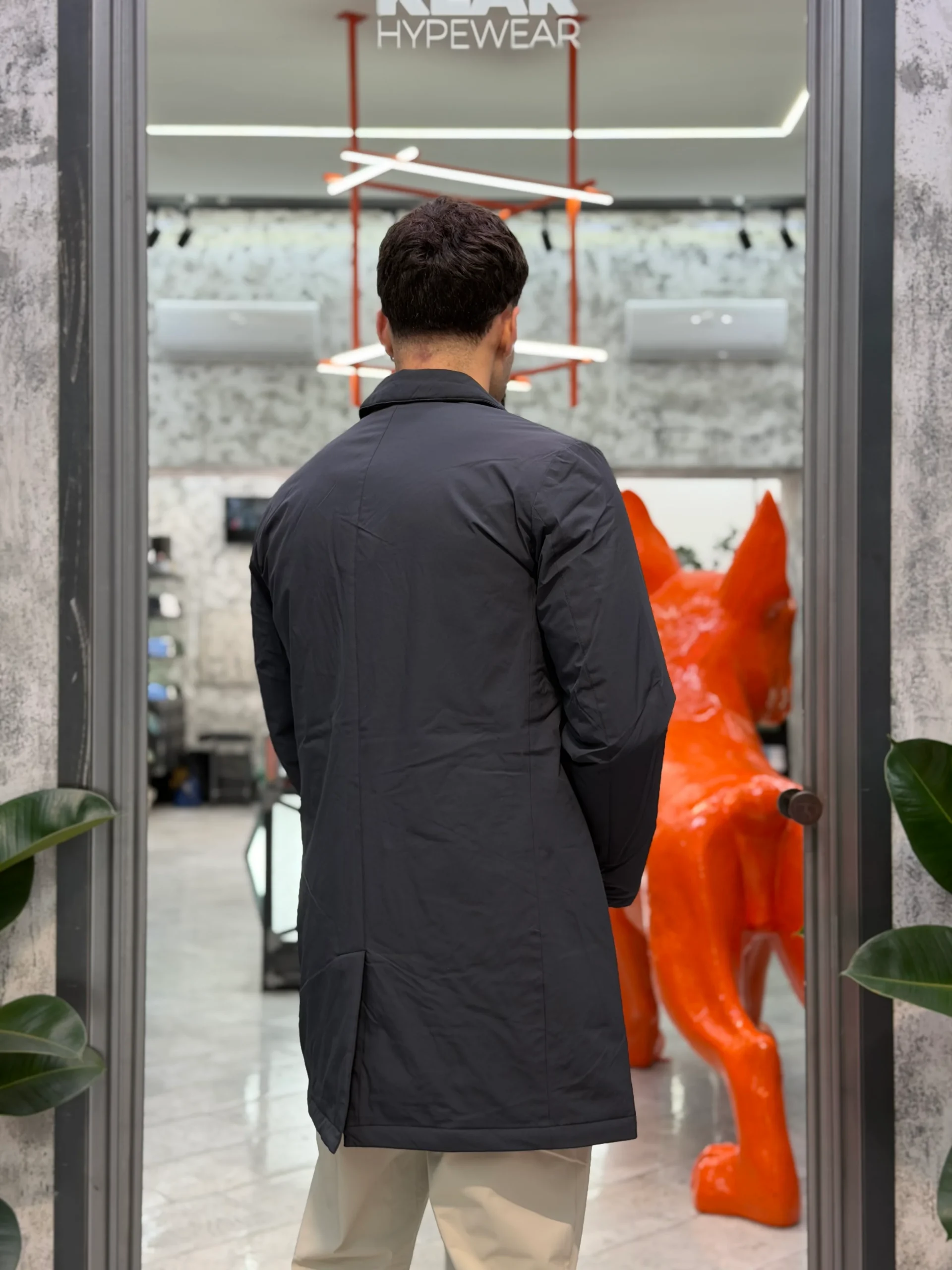 TRENCH IN LEGGERA IMBOTTITURA CON TASCHE A FILO E ABBOTTONATURA NASCOSTA - REGULAR FIT 26W01JK.BLU - immagine 5