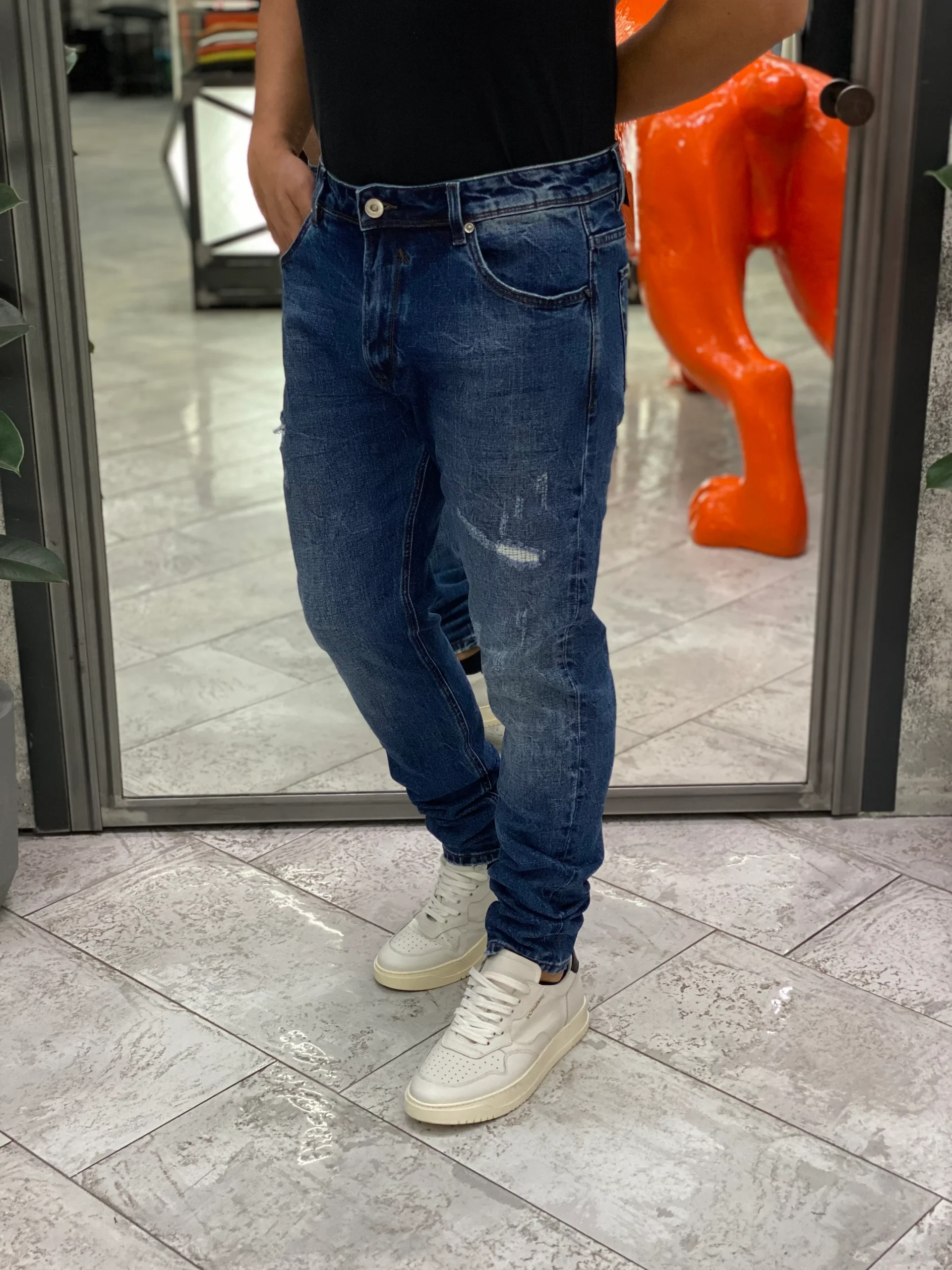 JEANS BRUCE IN TELA ELASTICIZZATA LAVAGGIO MEDIO CON STRAPPI - REGULAR/SLIM FIT GL6385Q - immagine 2