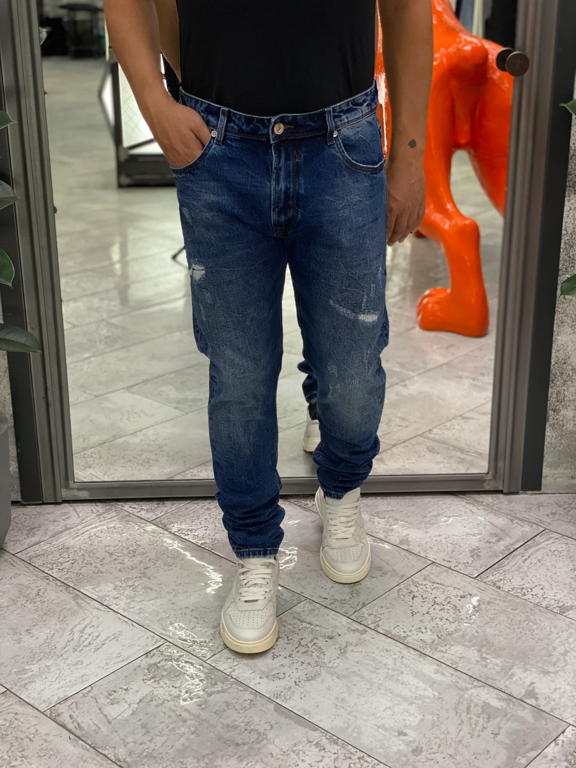 JEANS BRUCE IN TELA ELASTICIZZATA LAVAGGIO MEDIO CON STRAPPI - REGULAR/SLIM FIT GL6385Q - immagine 4