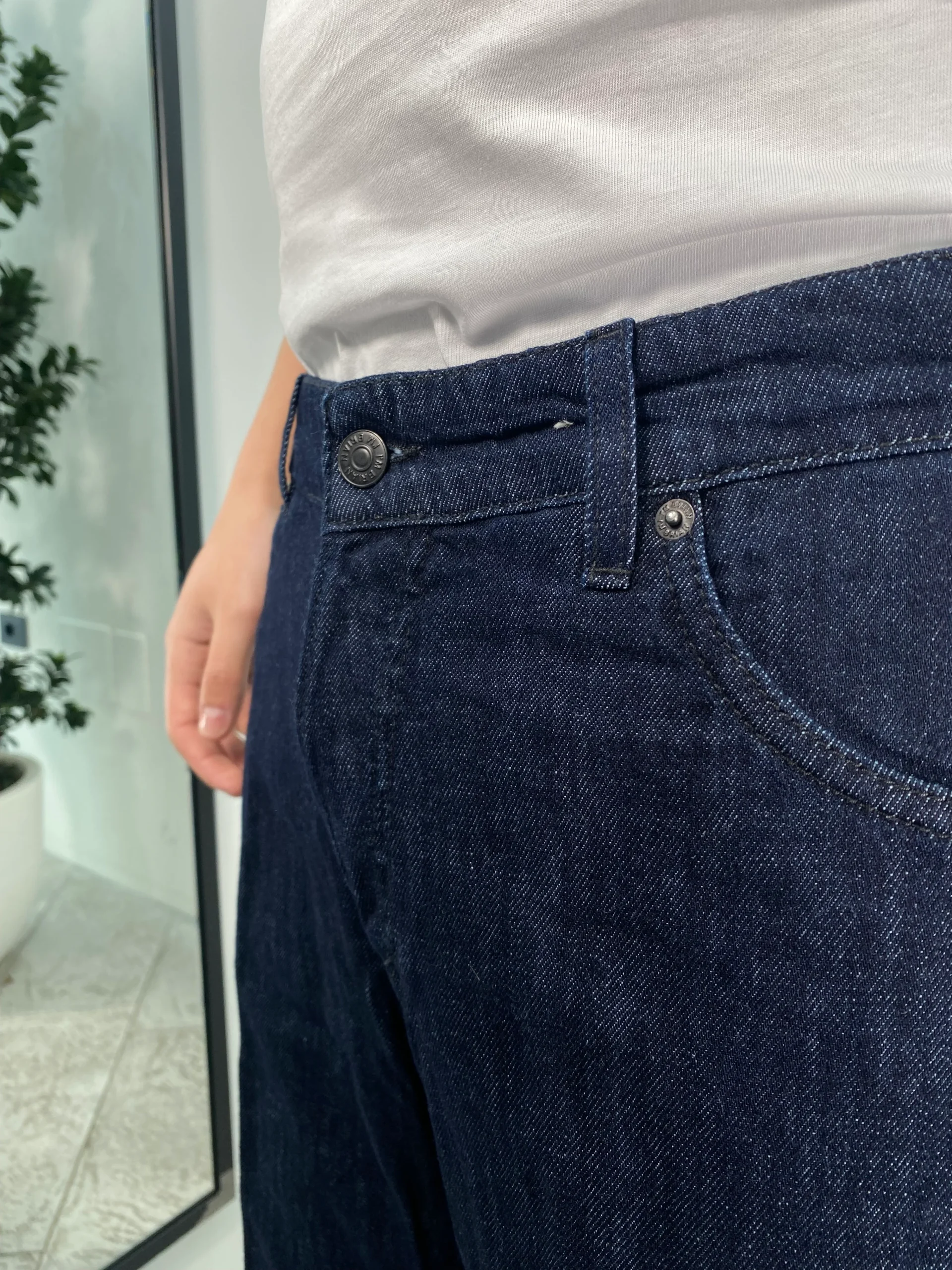 JEANS IN LEGGERO DENIM CHAMBRAY LAVAGGIO ZERO - REGULAR FIT - immagine 6