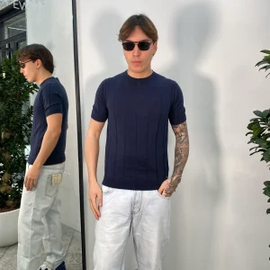 T-SHIRT IN FILO MISTO LINO CON EFFETTO RIGHE VERTICALI - MANICHE E VITA ELASTICIZZATI - SLIM FIT