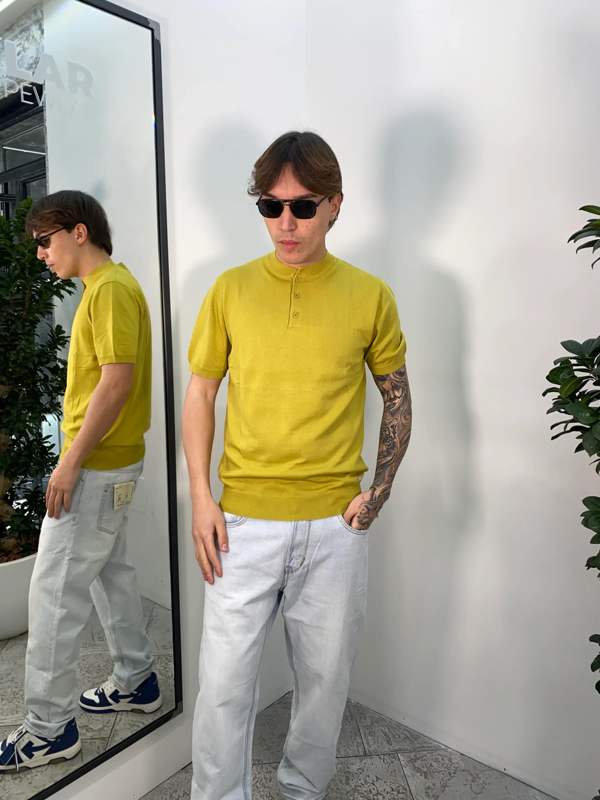 T-SHIRT IN FILO BASIC CON BOTTONI MODELLO SERAFINO - MANICHE E VITA ELASTICIZZATE - REGULAR FIT - immagine 6