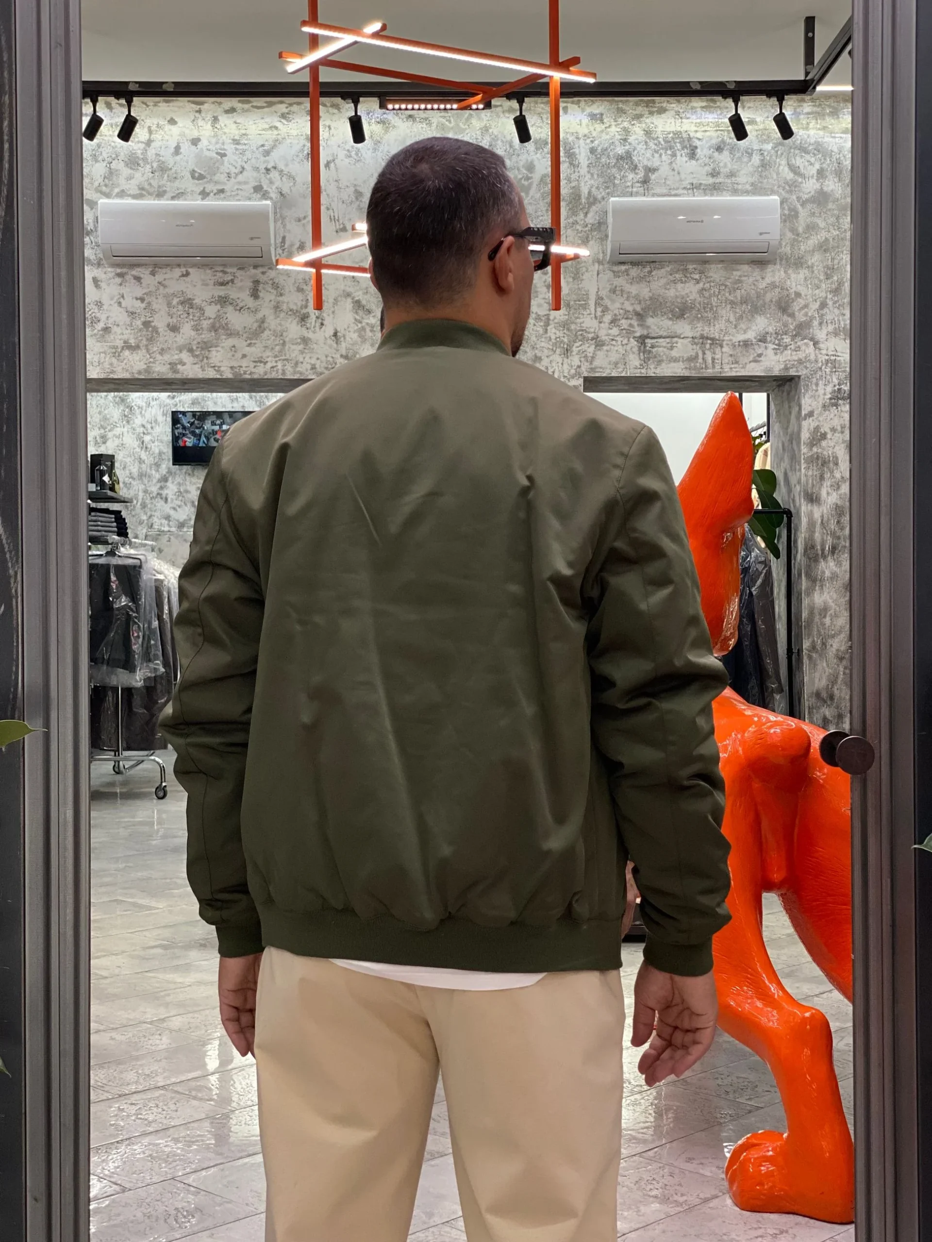 BOMBER IN NYLON MODELLO COLLEGE CON TASCHE ZIP ED ELASTICO AL FONDO - COMFORT FIT GL357R.VMIL - immagine 4