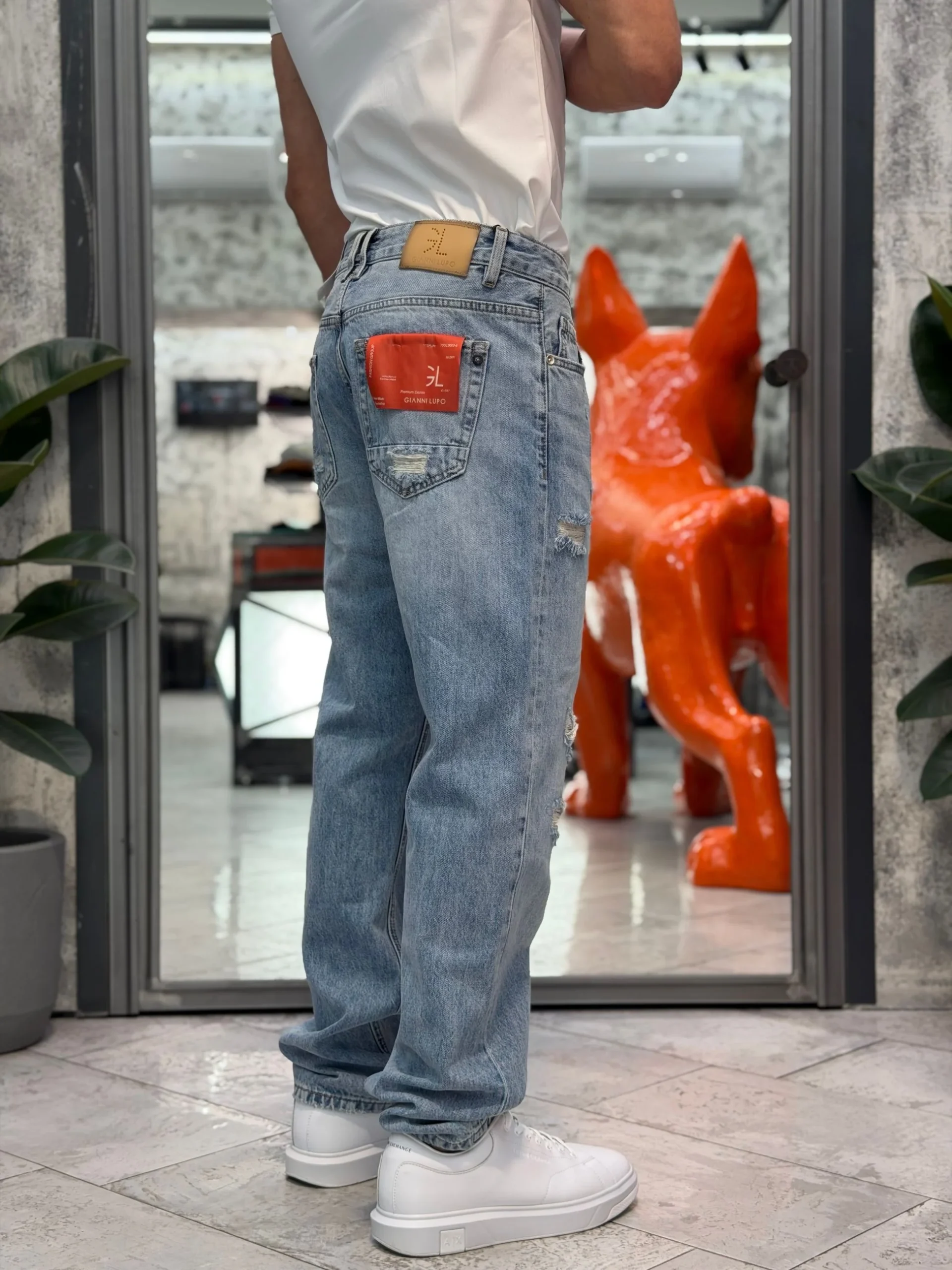 JEANS ALEX CON ABRASIONI E RICAMI COLORATI SULLA TASCA - STRAIGHT LEG (GAMBA DRITTA) GL6511Q - immagine 5