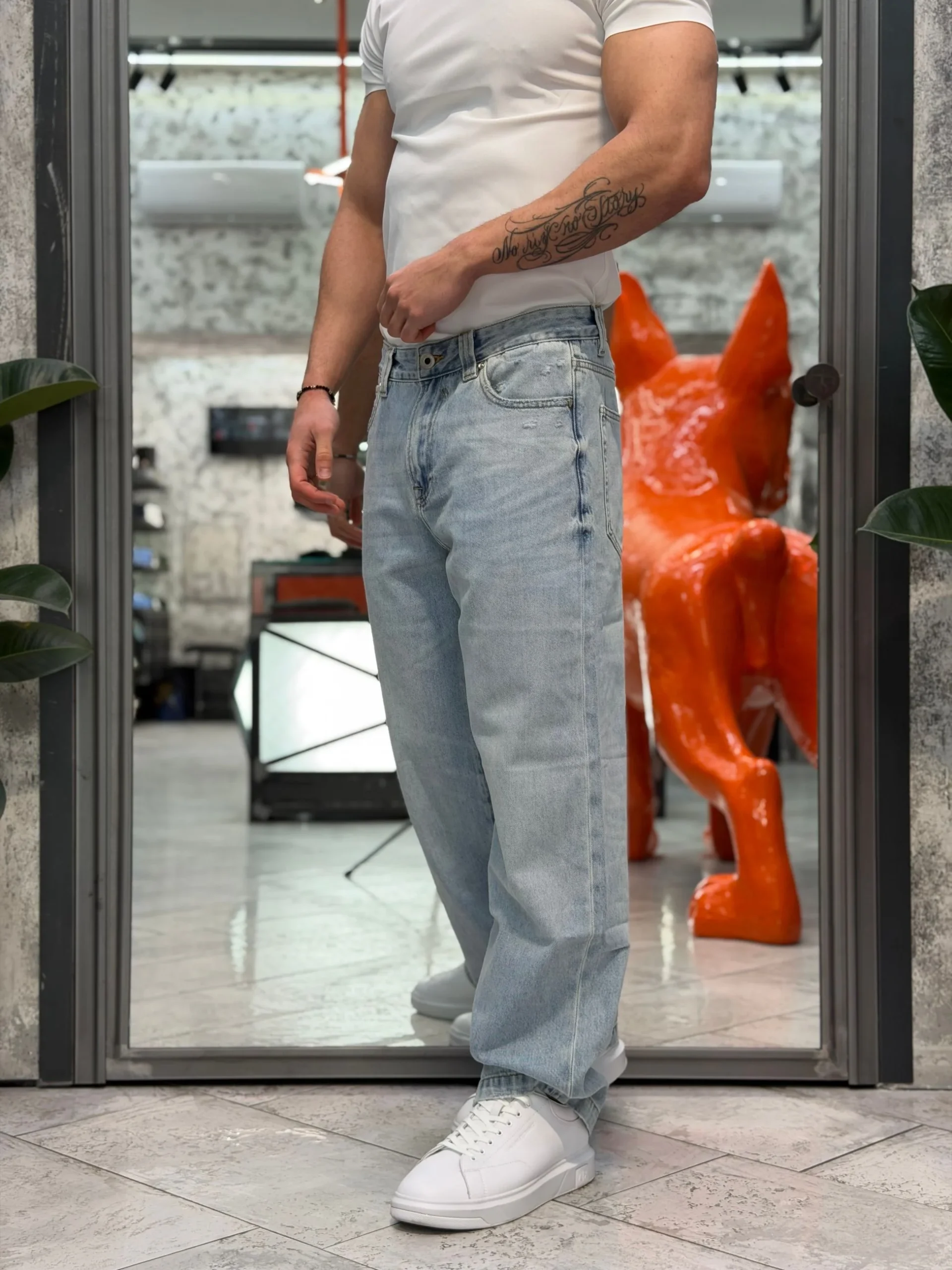 JEANS MAX LIGHT WASH SABBIATO CON MICRO ABRASIONI - WIDE FIT GL8015M - immagine 3