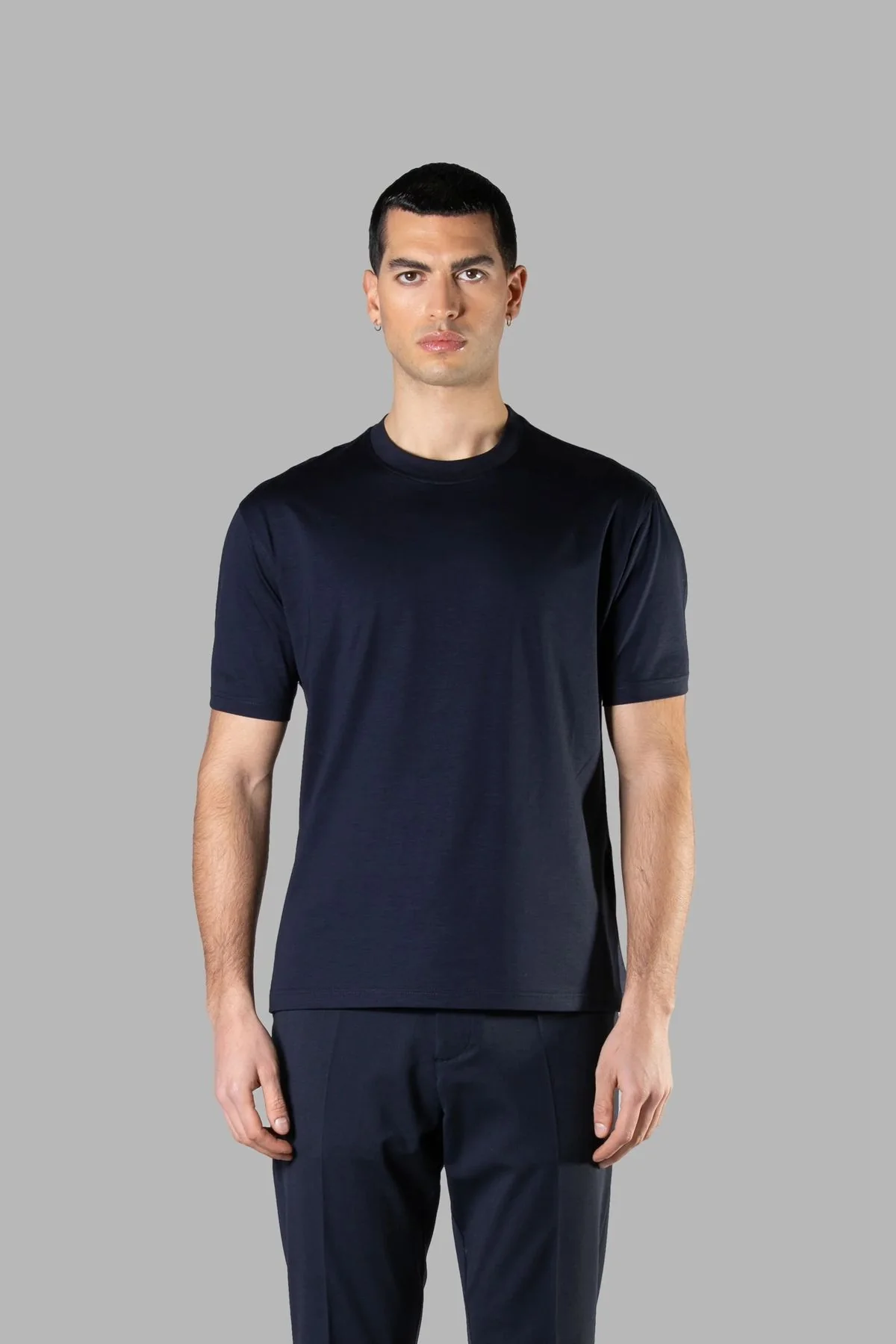 T-SHIRT IN COTONE 50/2 MERCERIZZATO CON INIZIALI DEL LOGO RICAMATE TONO SU TONO DIETRO IL COLLETTO - REGULAR FIT - immagine 3