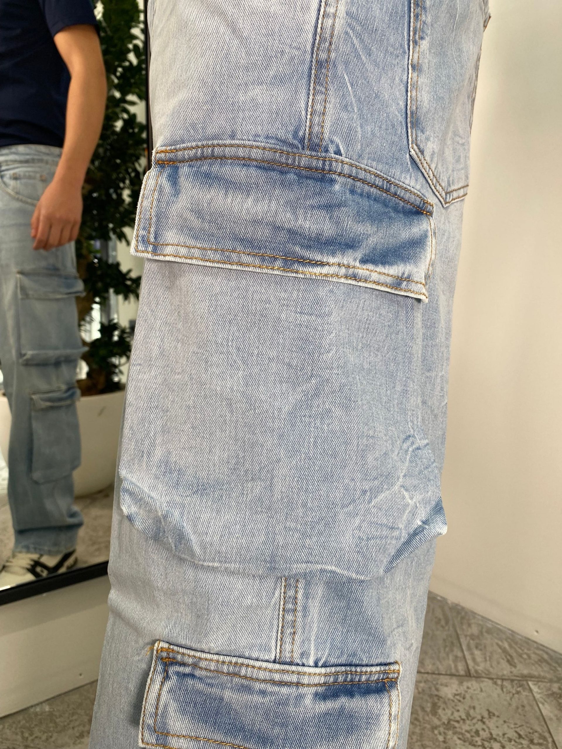 JEANS CARGO IN TELA FISSA CON TASCONI LAVAGGIO CHIARO - RELAXED FIT FRED L11/25 - immagine 8