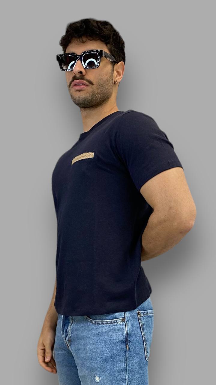 T-SHIRT IN 100% LINO CON FINTO TASCHINO IN CORDA - REGULAR FIT - immagine 3