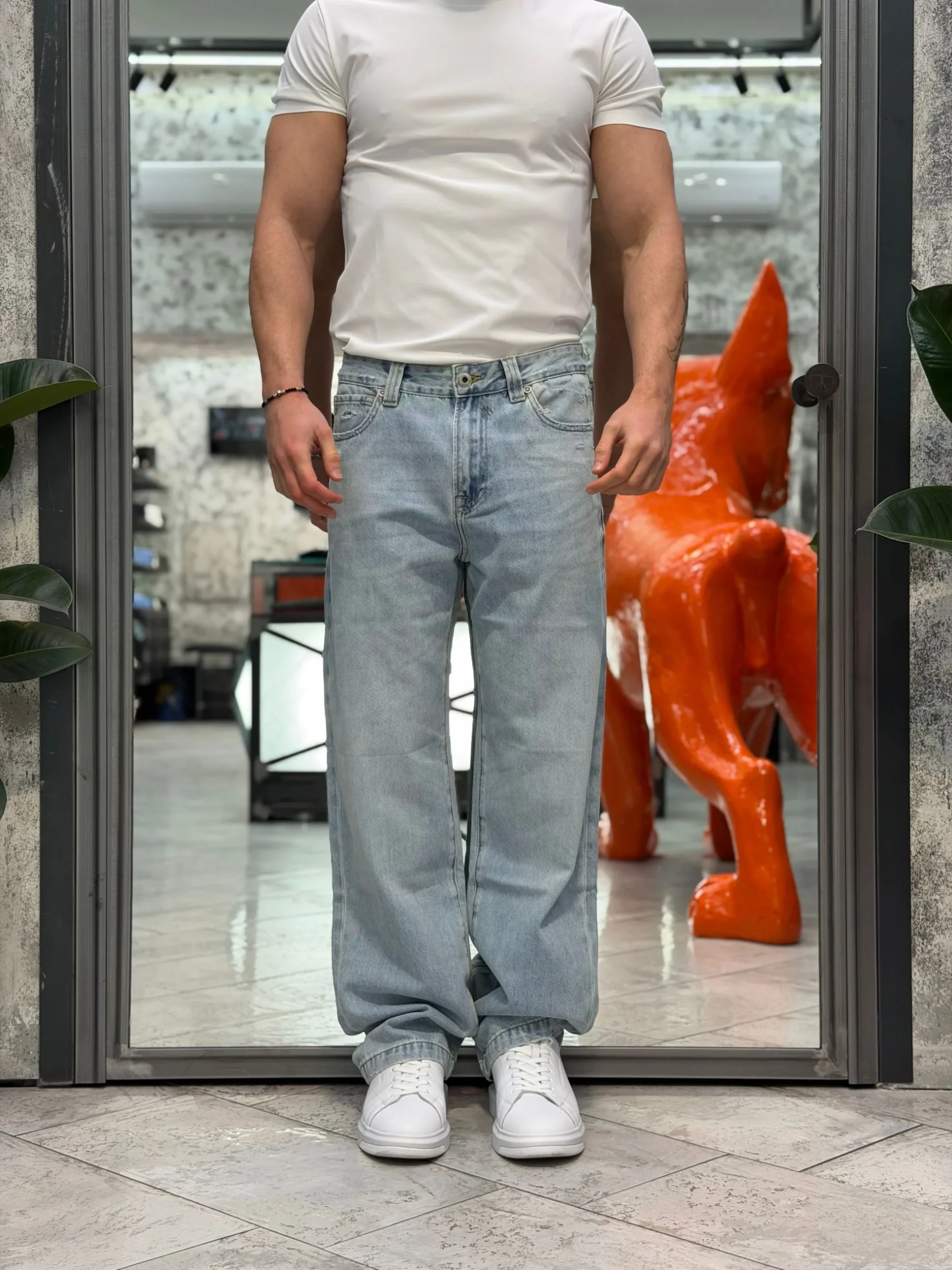 JEANS MAX LIGHT WASH SABBIATO CON MICRO ABRASIONI - WIDE FIT GL8015M - immagine 2