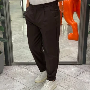 PANTALONE DA COMPLETO IN TESSUTO ELEGANTE CON PINCE E RISVOLTO - REGULAR FIT GN21792.MUD