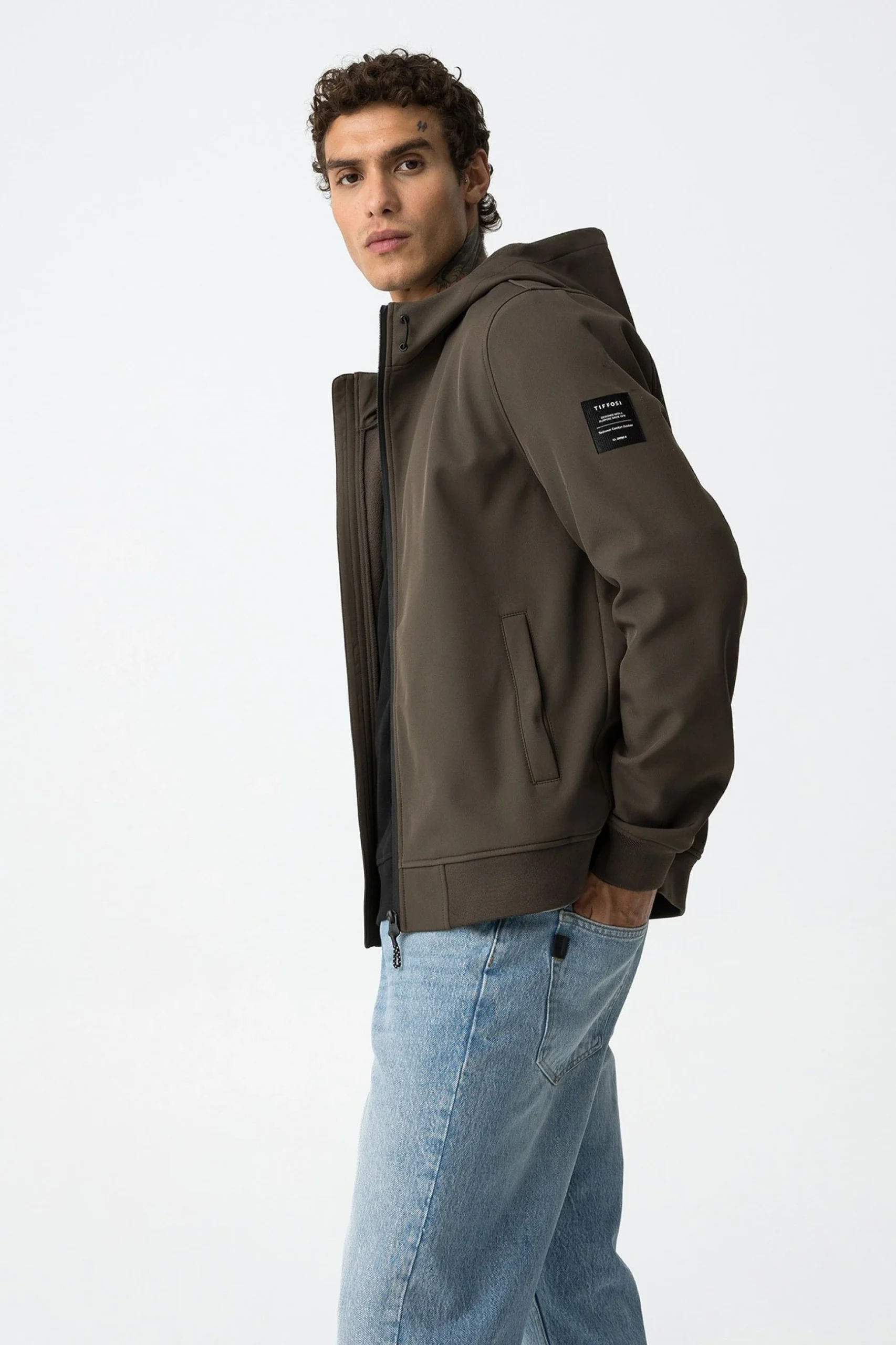 GIUBBINO PRYOR IN TESSUTO TECNICO CON CAPPUCCIO ED ELASTICO AL FONDO, ANTIPIOGGIA E CHIUSURA TERMICA - REGULAR FIT 10063157.TOR - immagine 4