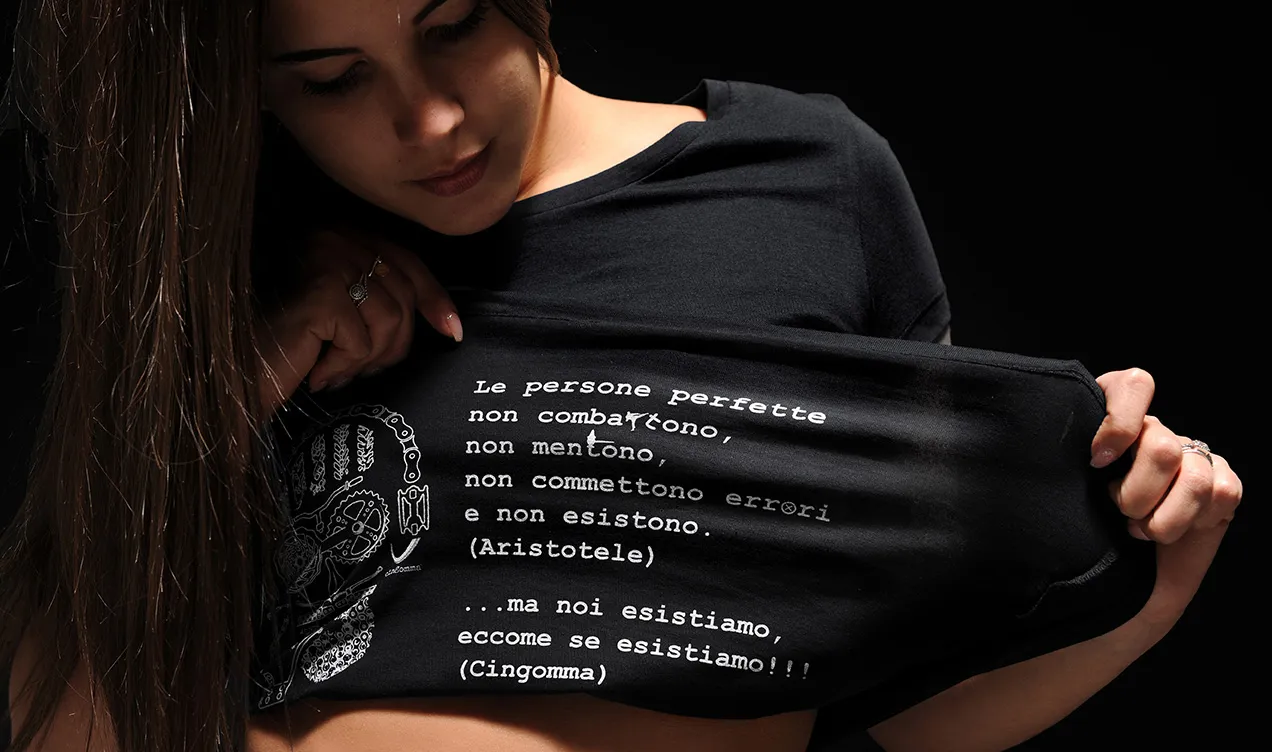 LOVER T-Shirt Donna manica corta Nero - immagine 5