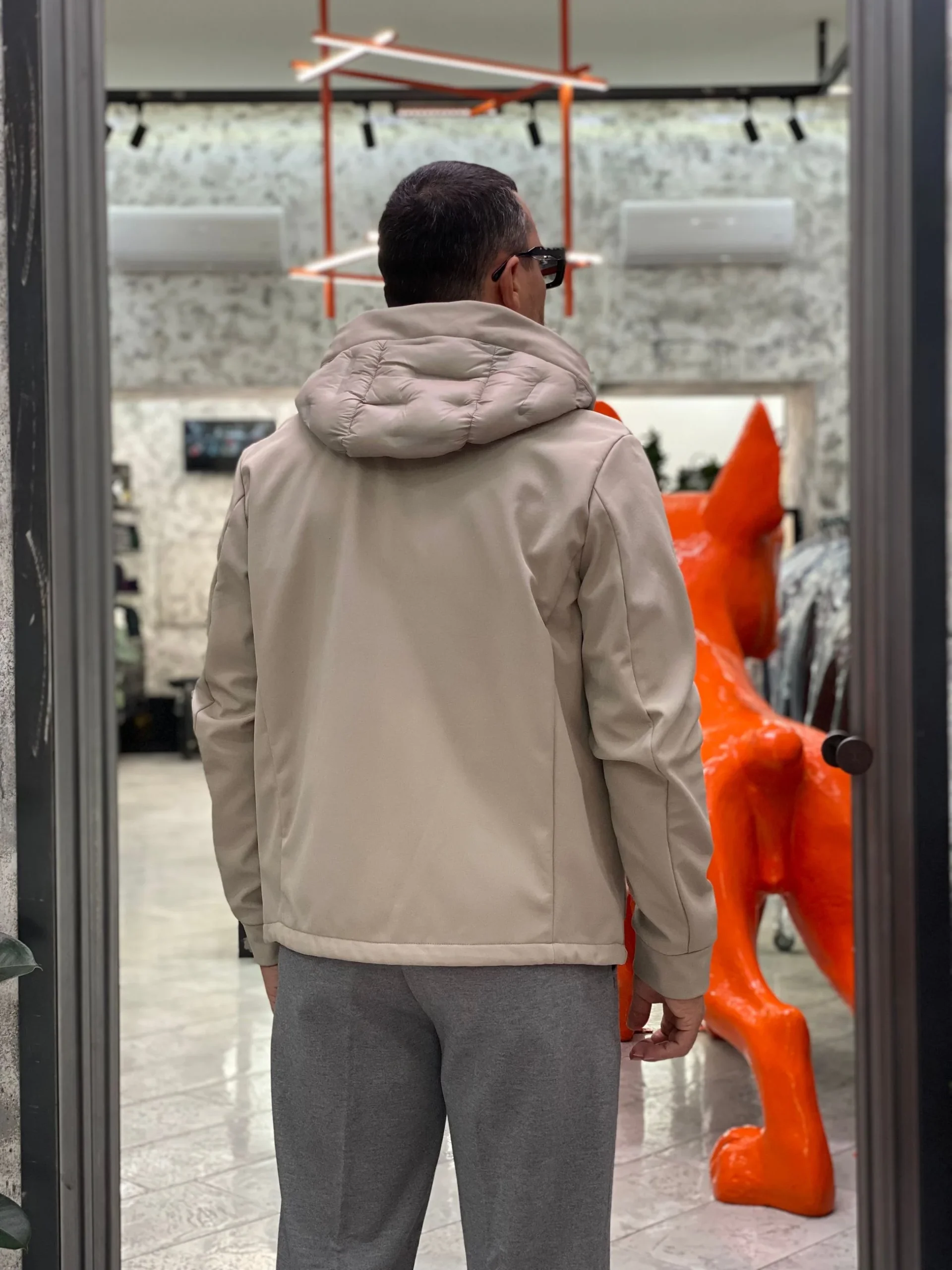 GIUBBINO NYLON CON CAPPUCCIO TRAPUNTATO IN TESSUTO SOFTSHELL STRETCH - REGULAR FIT MK9940015.BEI - immagine 4