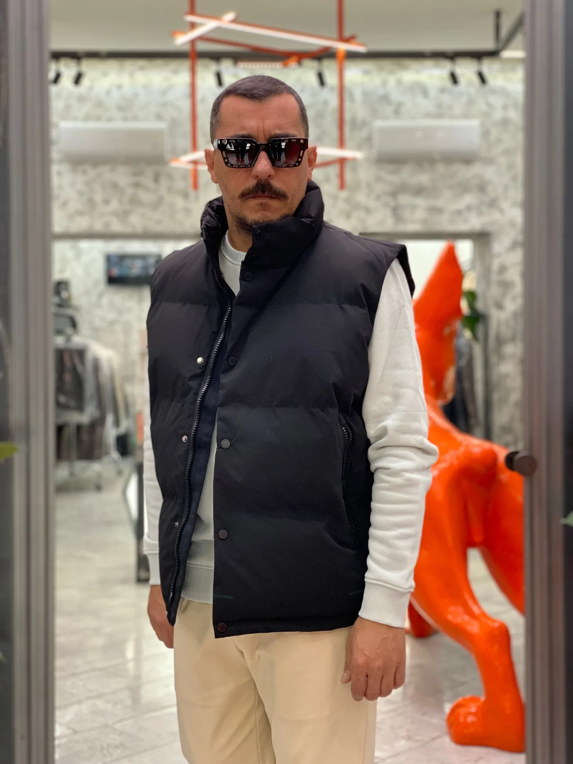 PIUMINO SMANICATO IMBOTTITO CON TASCHE ZIP E BOTTONI AUTOMATICI - REGULAR FIT GL354R.NER - immagine 3