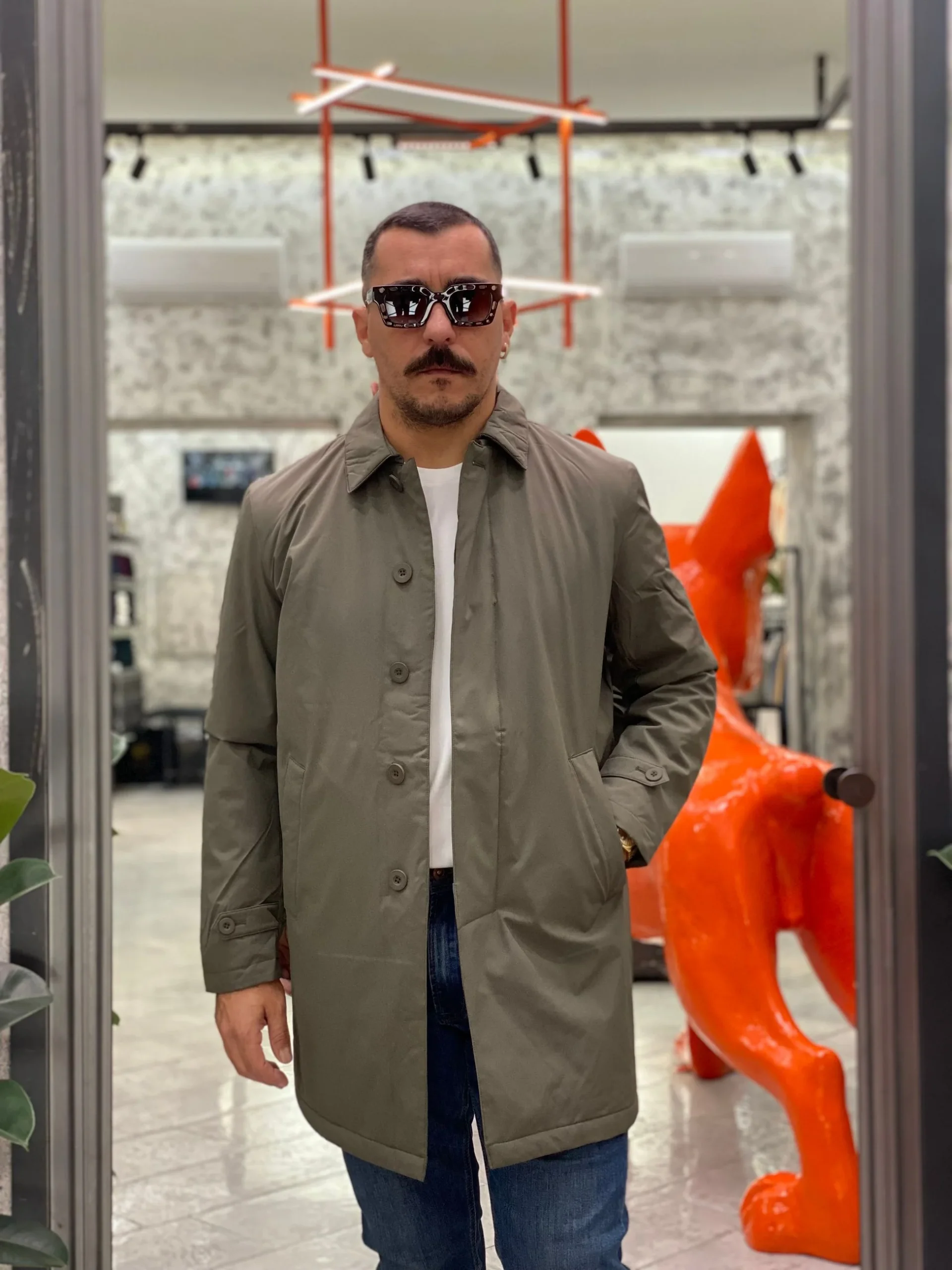 TRENCH IN LEGGERA IMBOTTITURA CON TASCHE A FILO E ABBOTTONATURA NASCOSTA - REGULAR FIT 26W01JK.VMIL