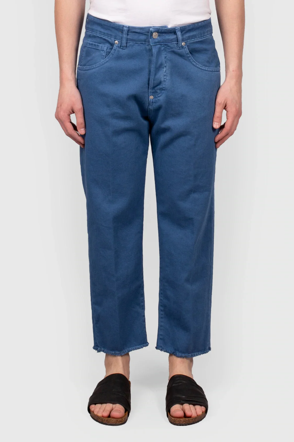 JEANS CROPPED FIT CON ORLO SFILACCIATO - immagine 5