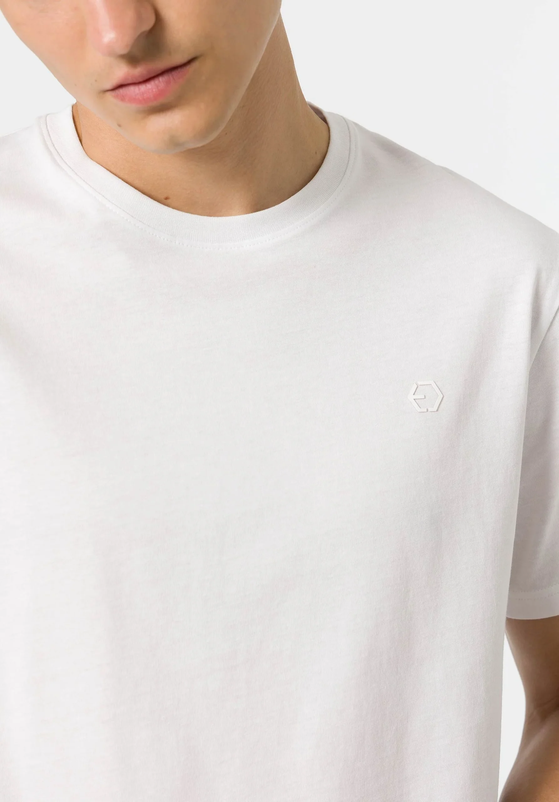 T-SHIRT BARTON BASIC IN 100% COTONE CON LOGO LATO CUORE - REGULAR FIT 10048304.BIA - immagine 3