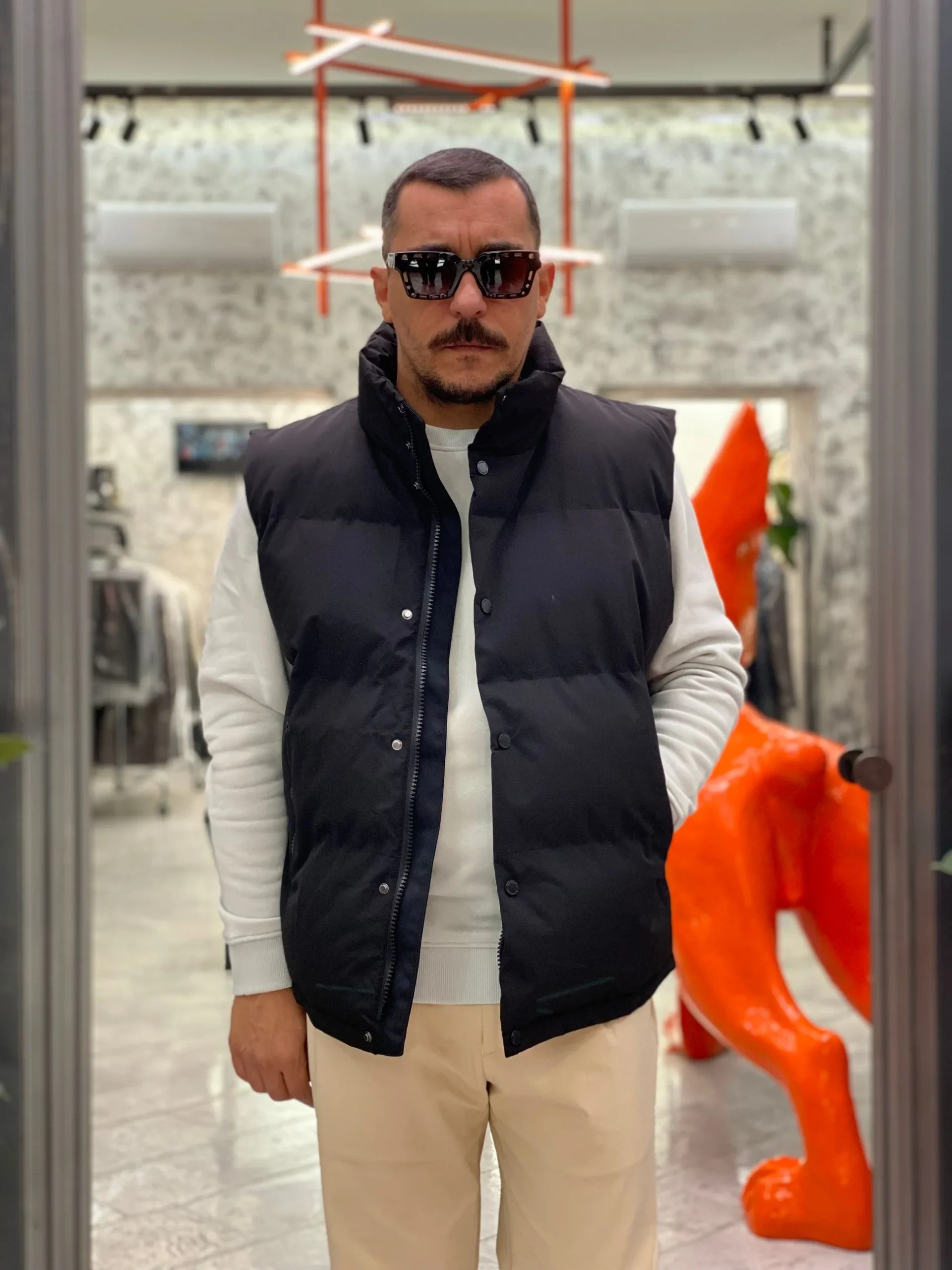 PIUMINO SMANICATO IMBOTTITO CON TASCHE ZIP E BOTTONI AUTOMATICI - REGULAR FIT GL354R.NER - immagine 2