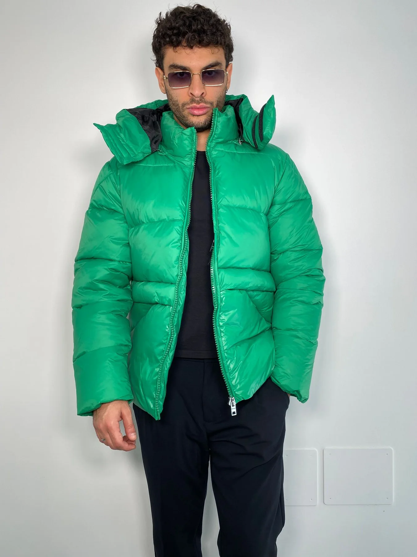 PIUMINO MODELLO BOMBER CON CAPPUCCIO E TASCHE A SCOMPARSA - REGULAR FIT - immagine 6