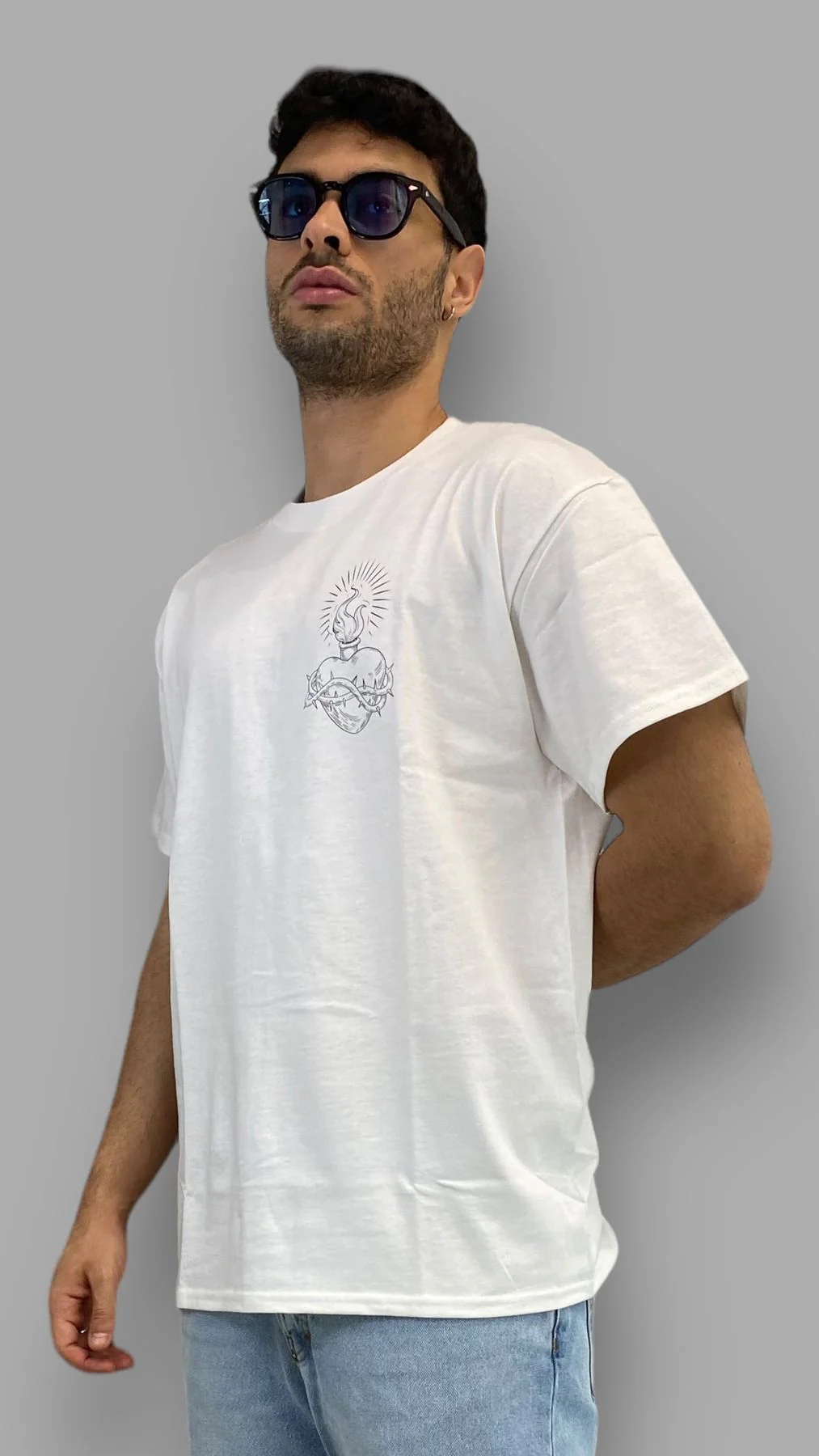 T-SHIRT STAMPA CUORE SACRO - SEMI OVER FIT - immagine 4