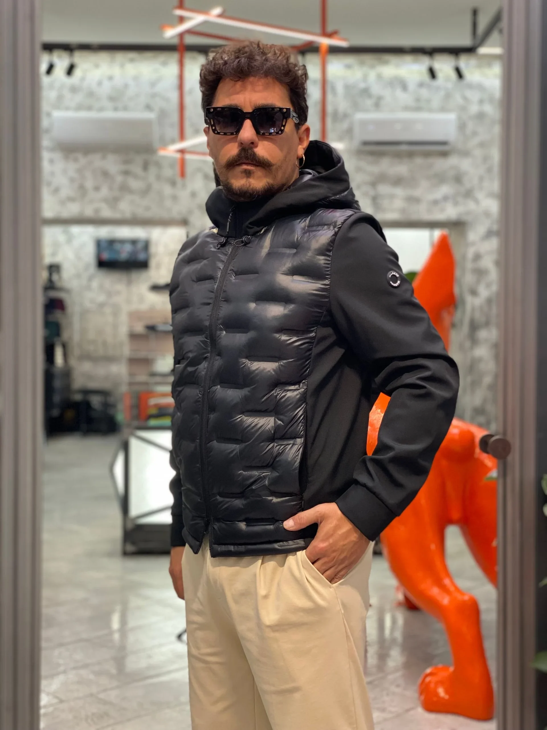 GIUBBINO NYLON CON CAPPUCCIO TRAPUNTATO IN TESSUTO SOFTSHELL STRETCH - REGULAR FIT MK9940015.NER - immagine 3