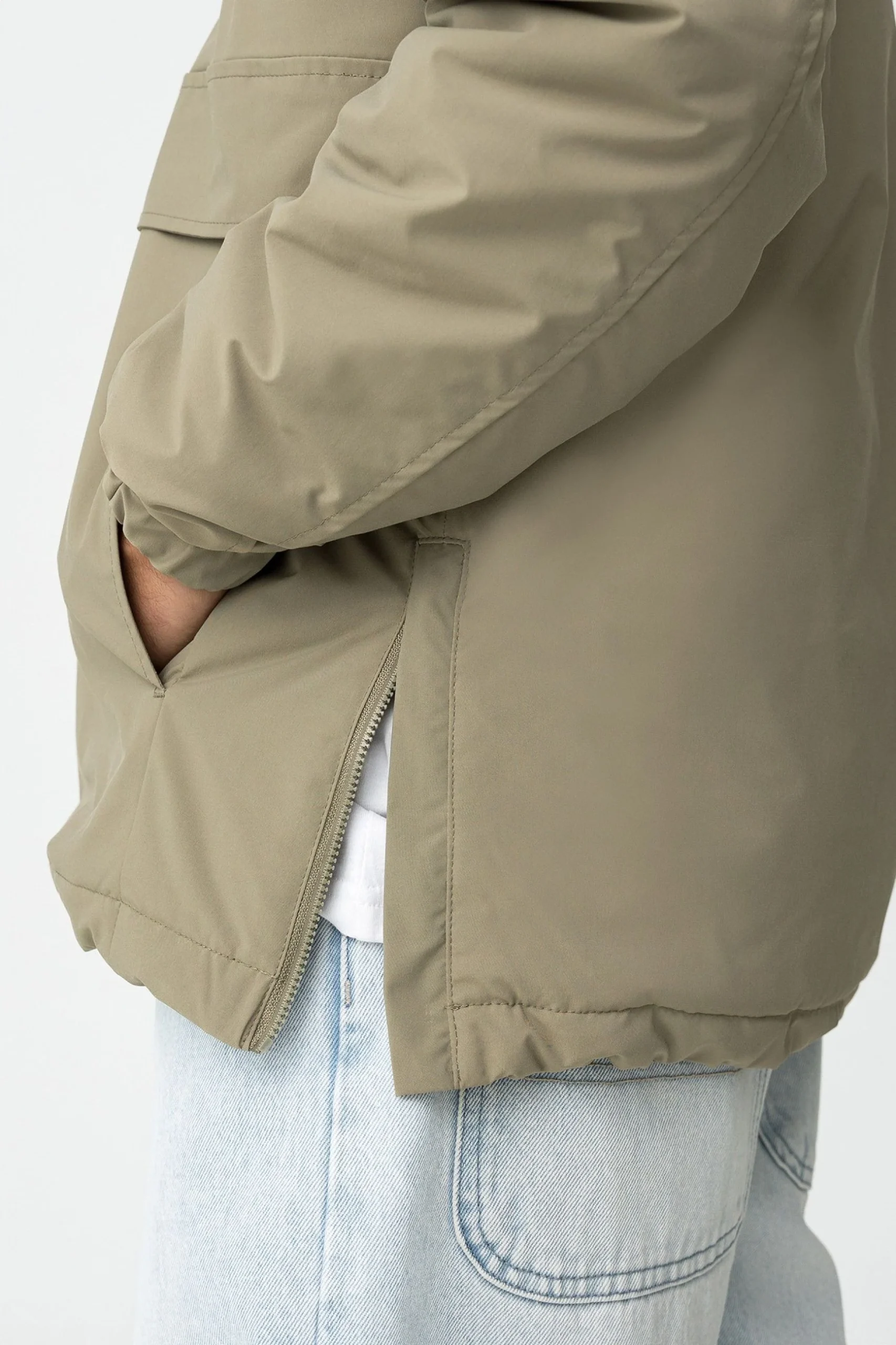 GIUBBINO MONFORT CON CAPPUCCIO REGOLABILE CON COULISSE. TASCHE LATERALI E ORLO E POLSINI ELASTICIZZATI - REGULAR FIT 10062547.MEL - immagine 5